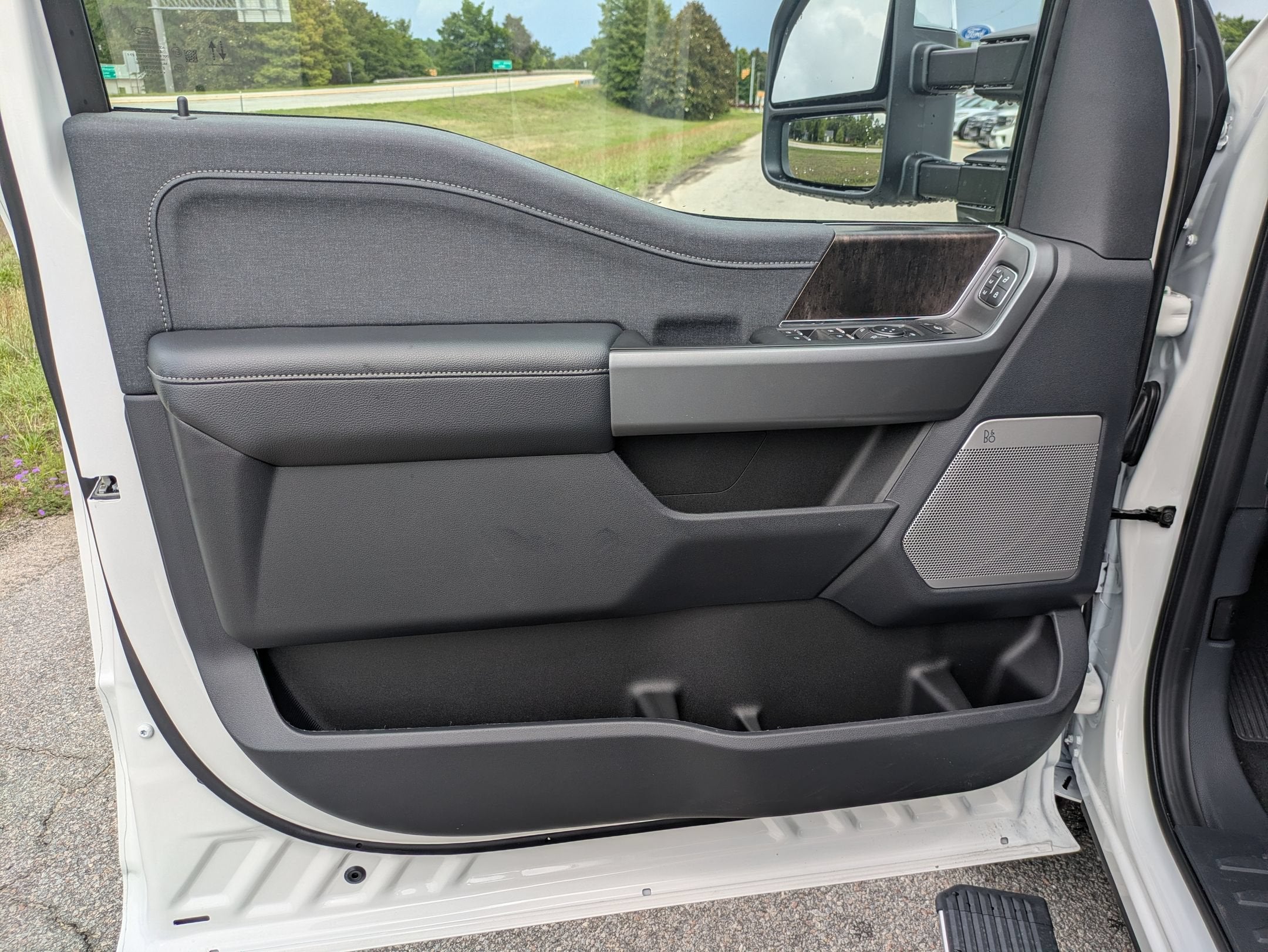 2026 Ford Super Duty F-350 SRW F-350® Lariat®