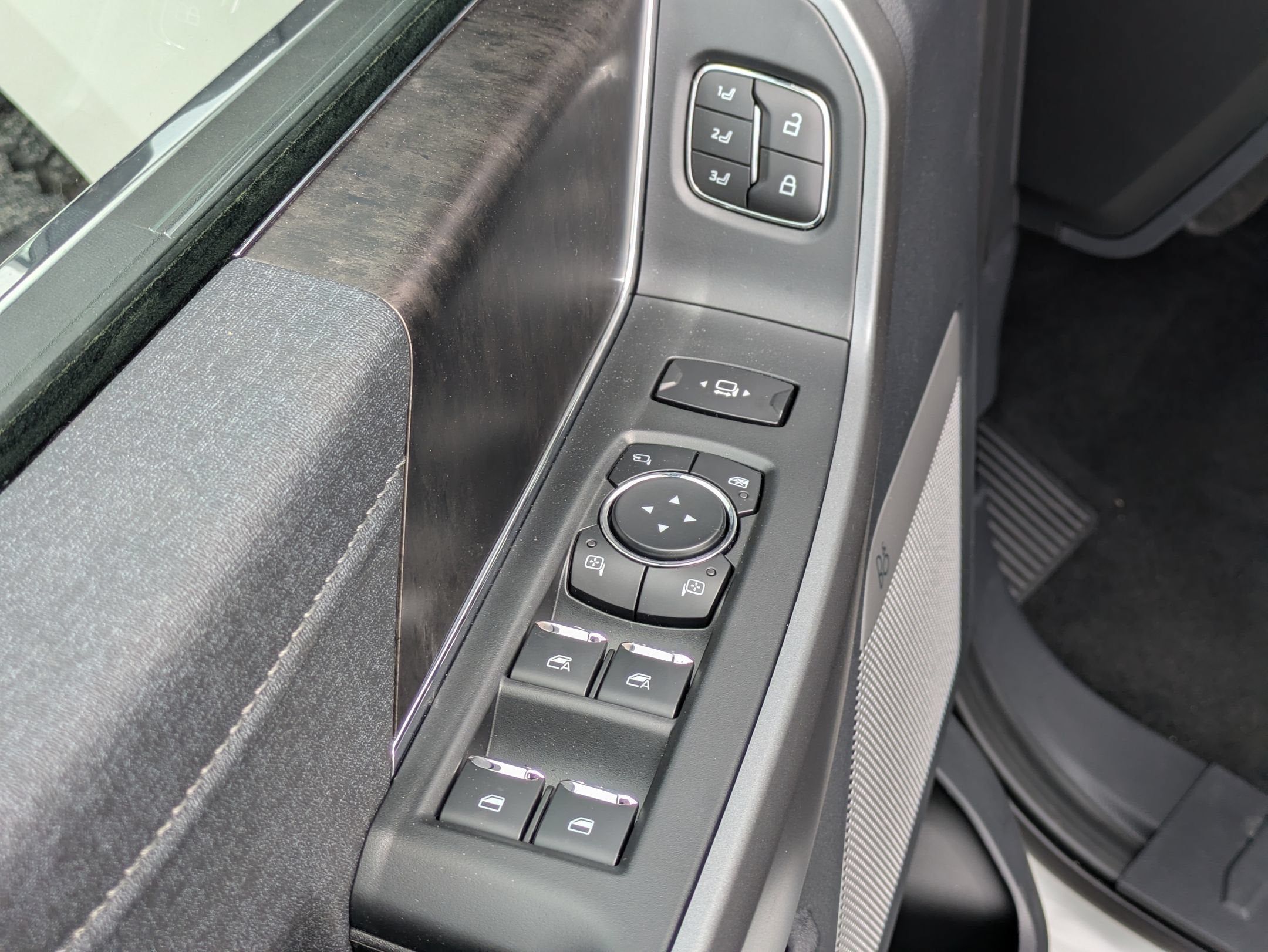 2026 Ford Super Duty F-350 SRW F-350® Lariat®