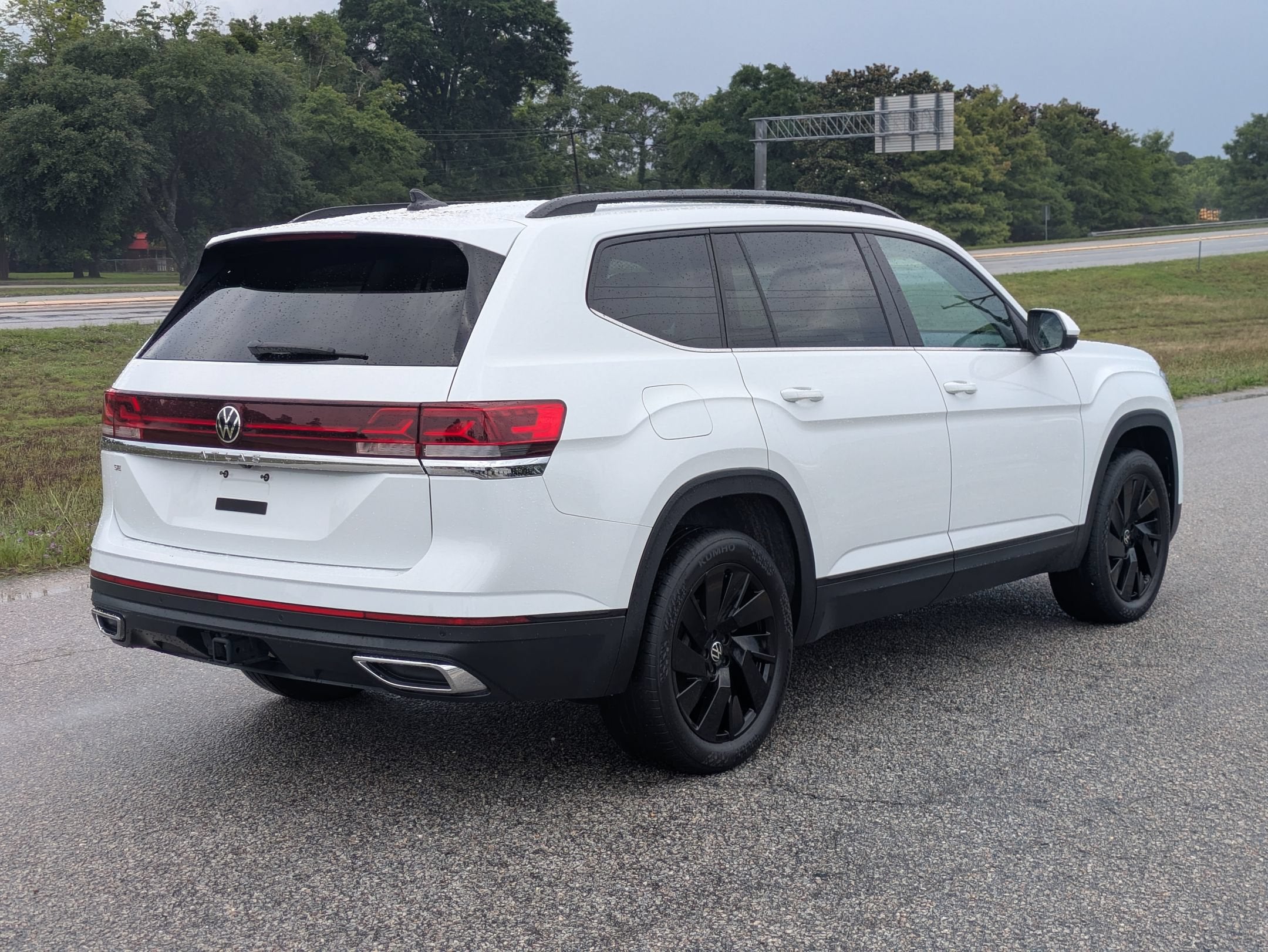 2024 Volkswagen Atlas 2.0T SE w/Technology