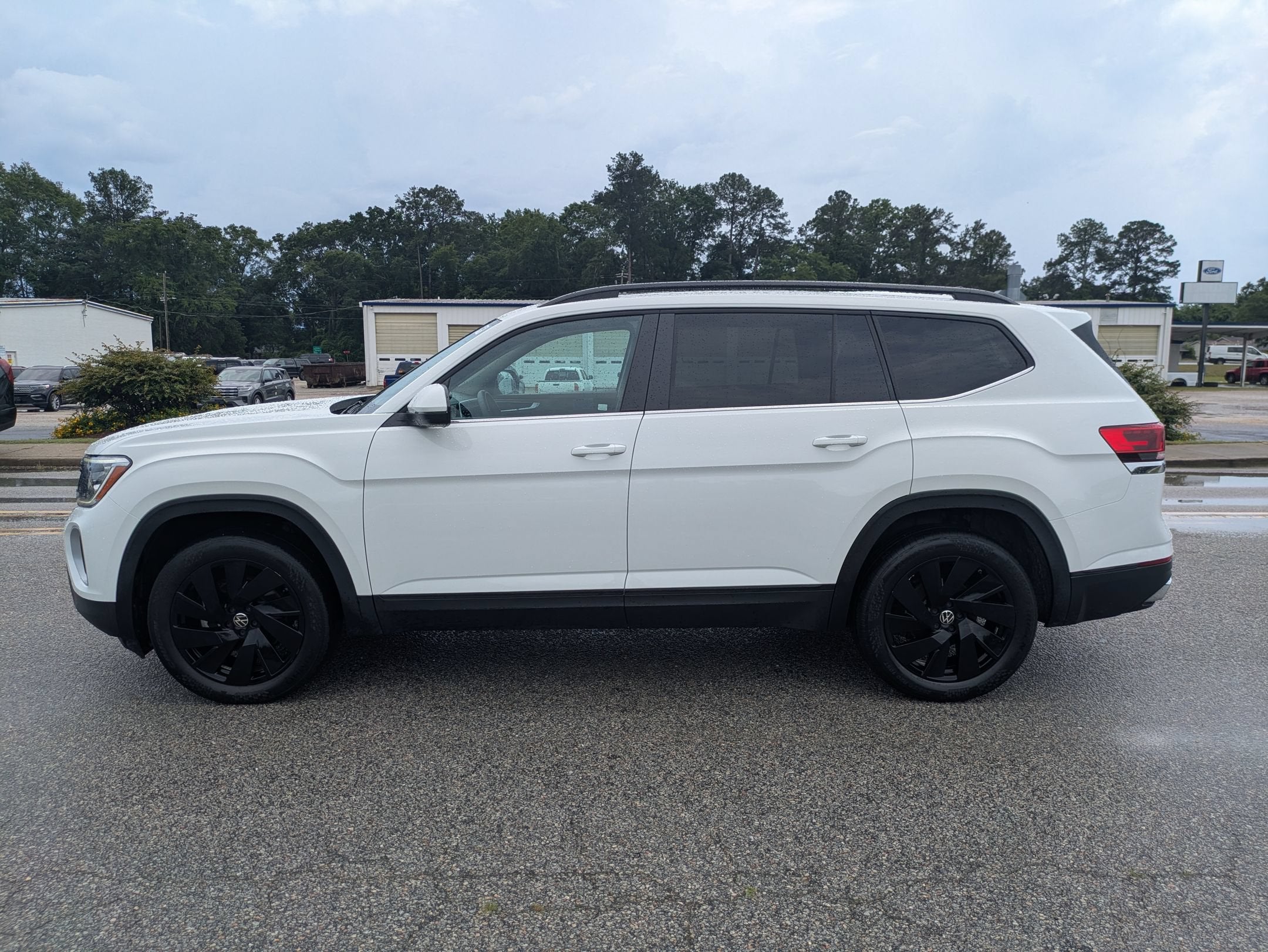 2024 Volkswagen Atlas 2.0T SE w/Technology