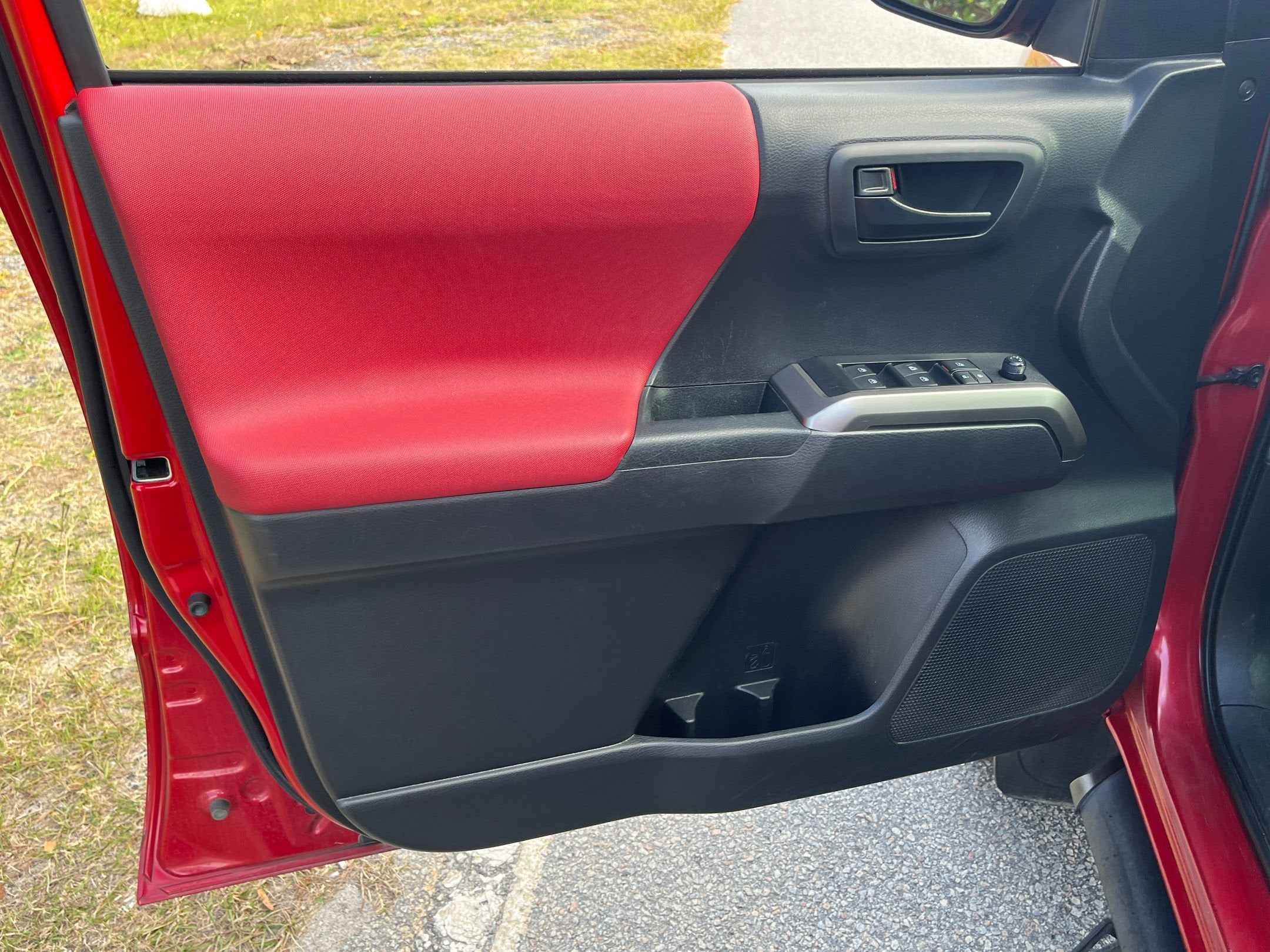 2022 Toyota Tacoma 4WD SR5