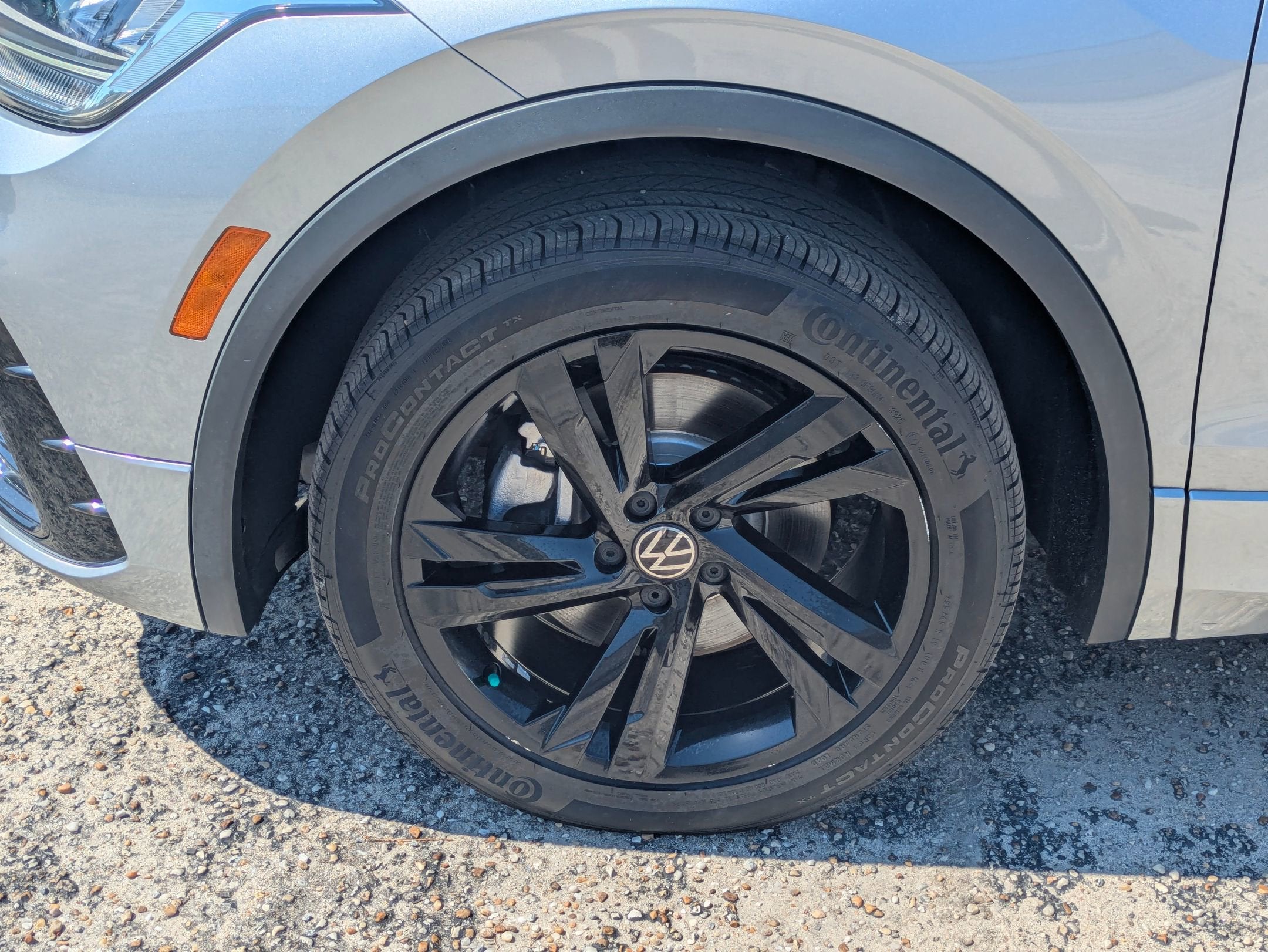 2023 Volkswagen Tiguan SE R-Line Black