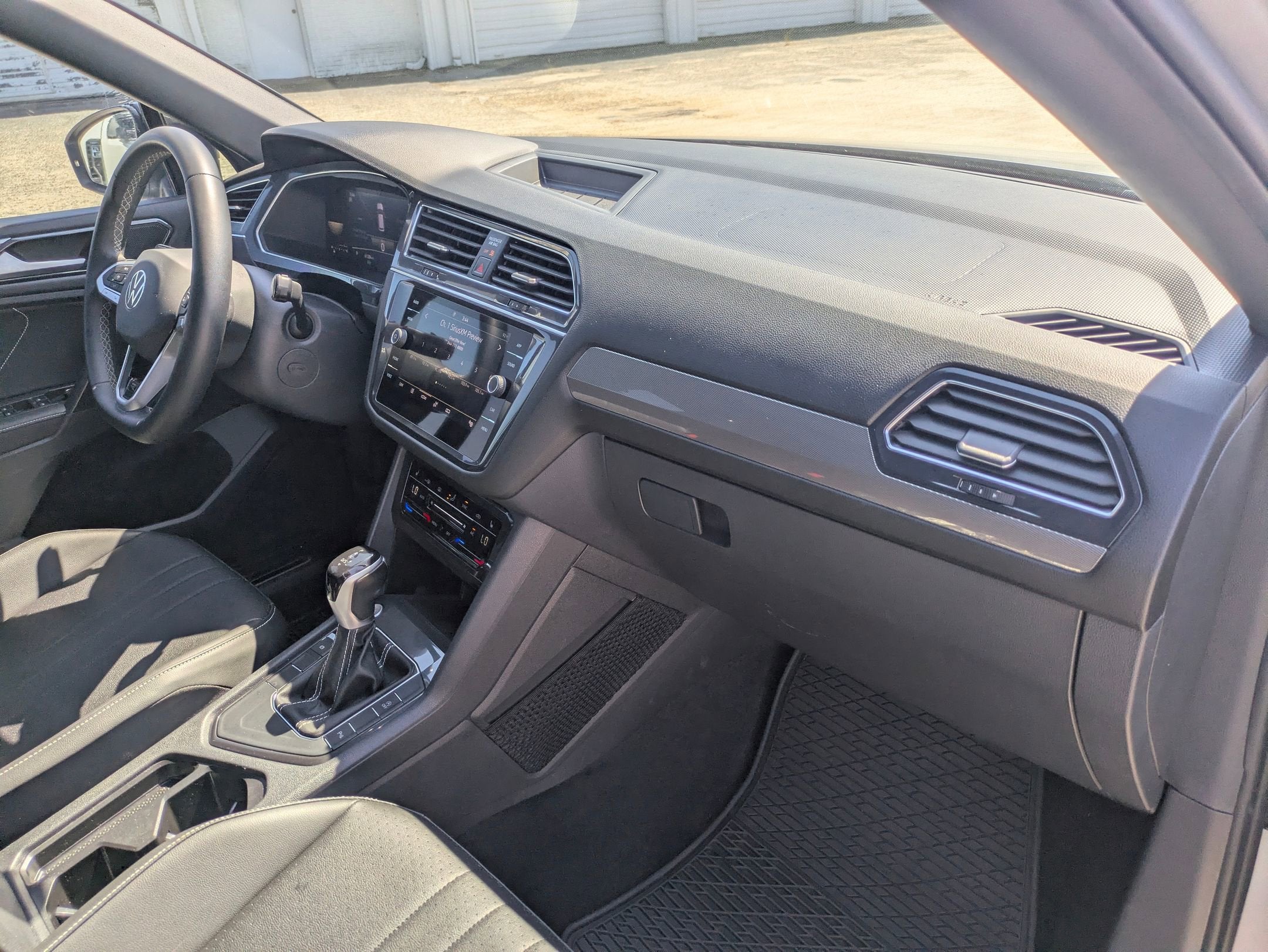 2023 Volkswagen Tiguan SE R-Line Black