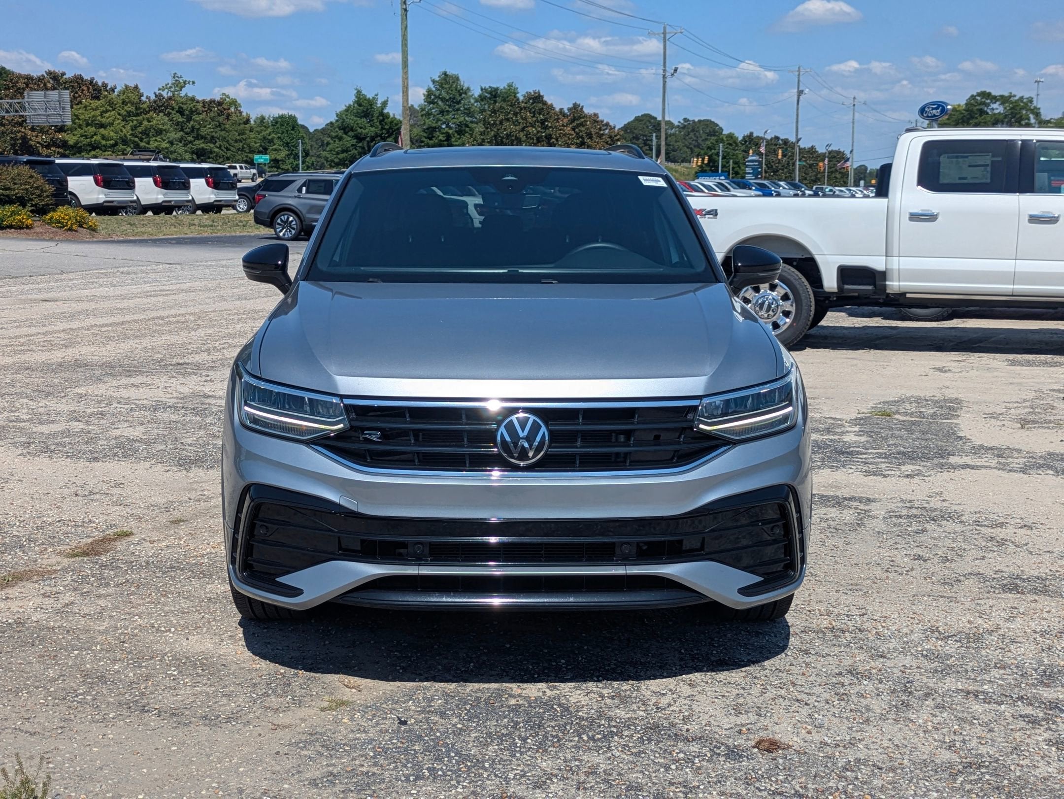 2023 Volkswagen Tiguan SE R-Line Black