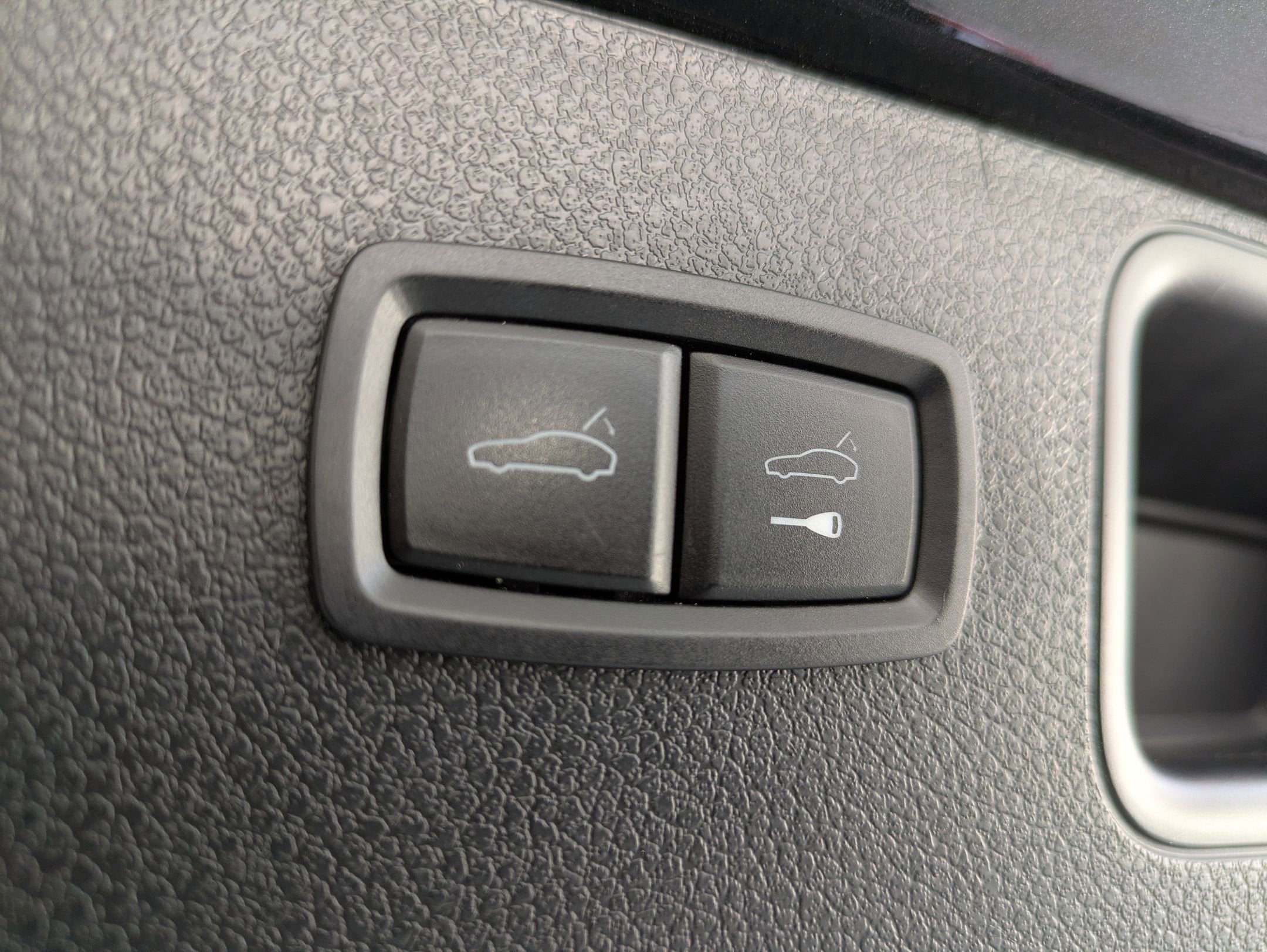 2024 Porsche Macan T