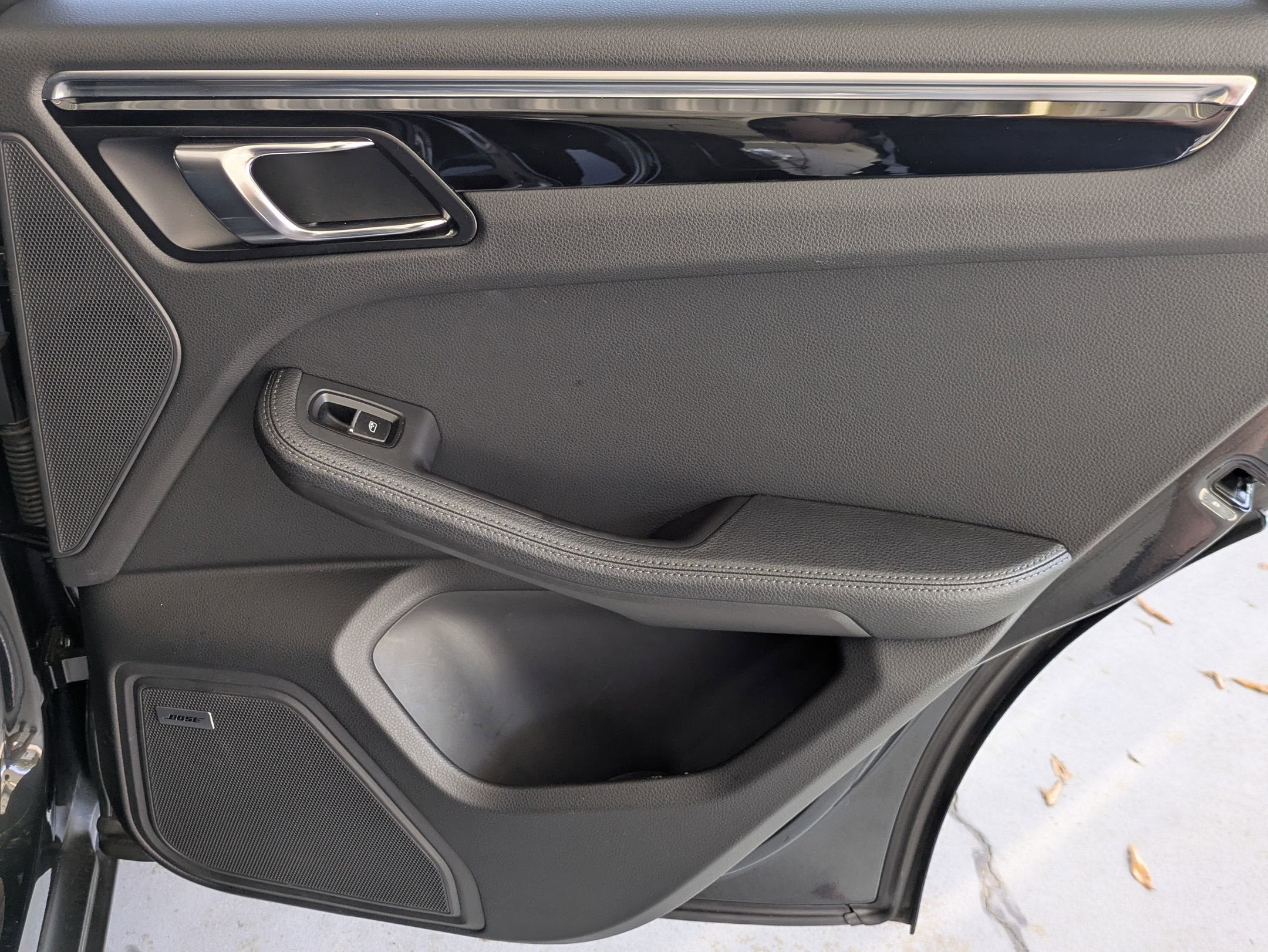 2024 Porsche Macan T