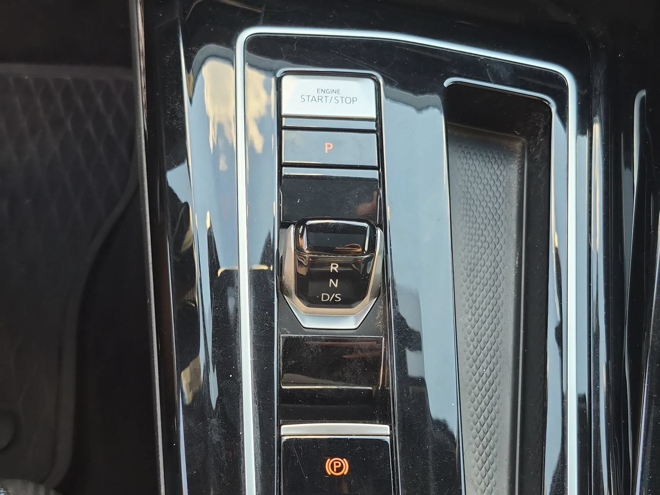 2024 Volkswagen Golf R 2.0T