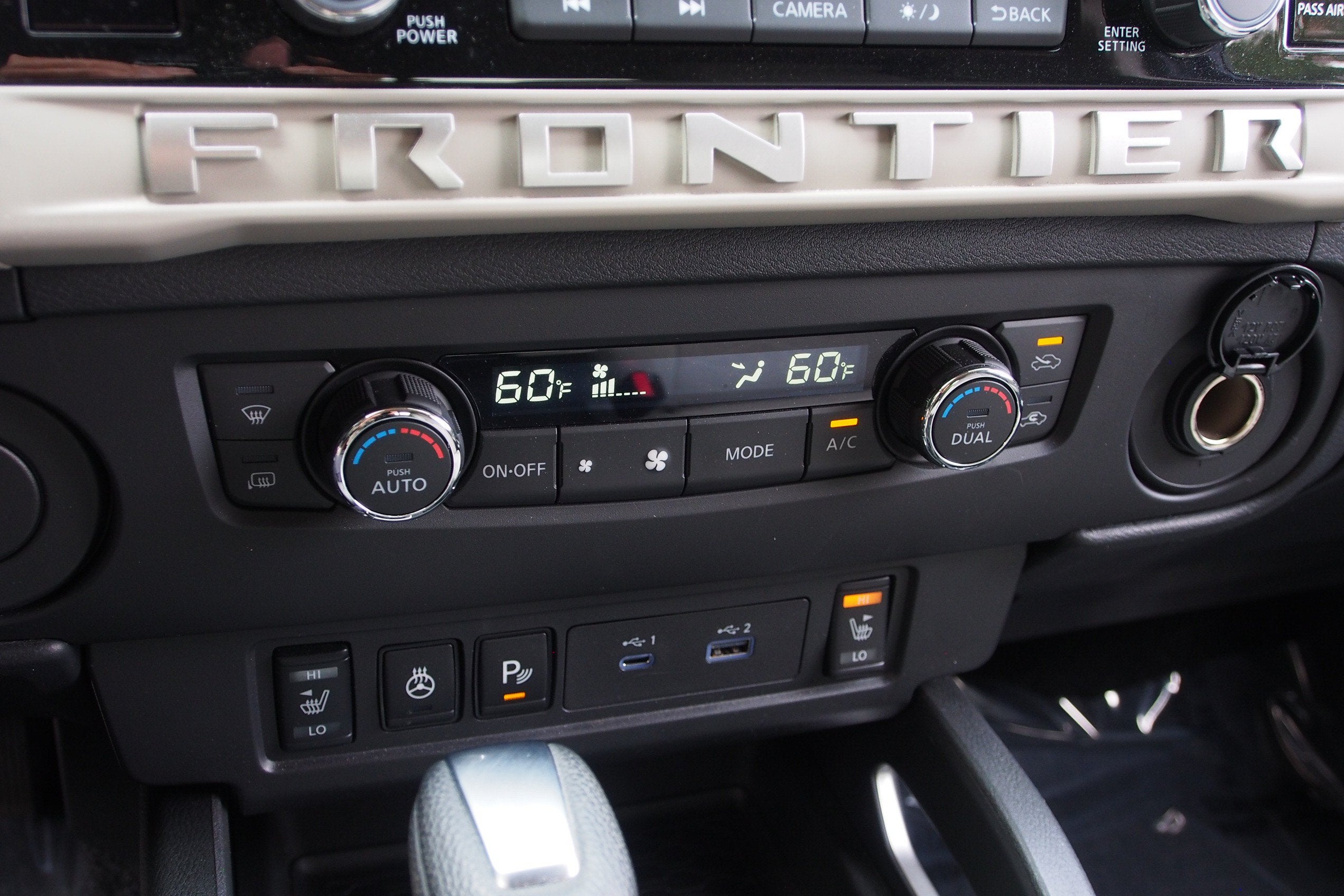 2025 Nissan Frontier SV