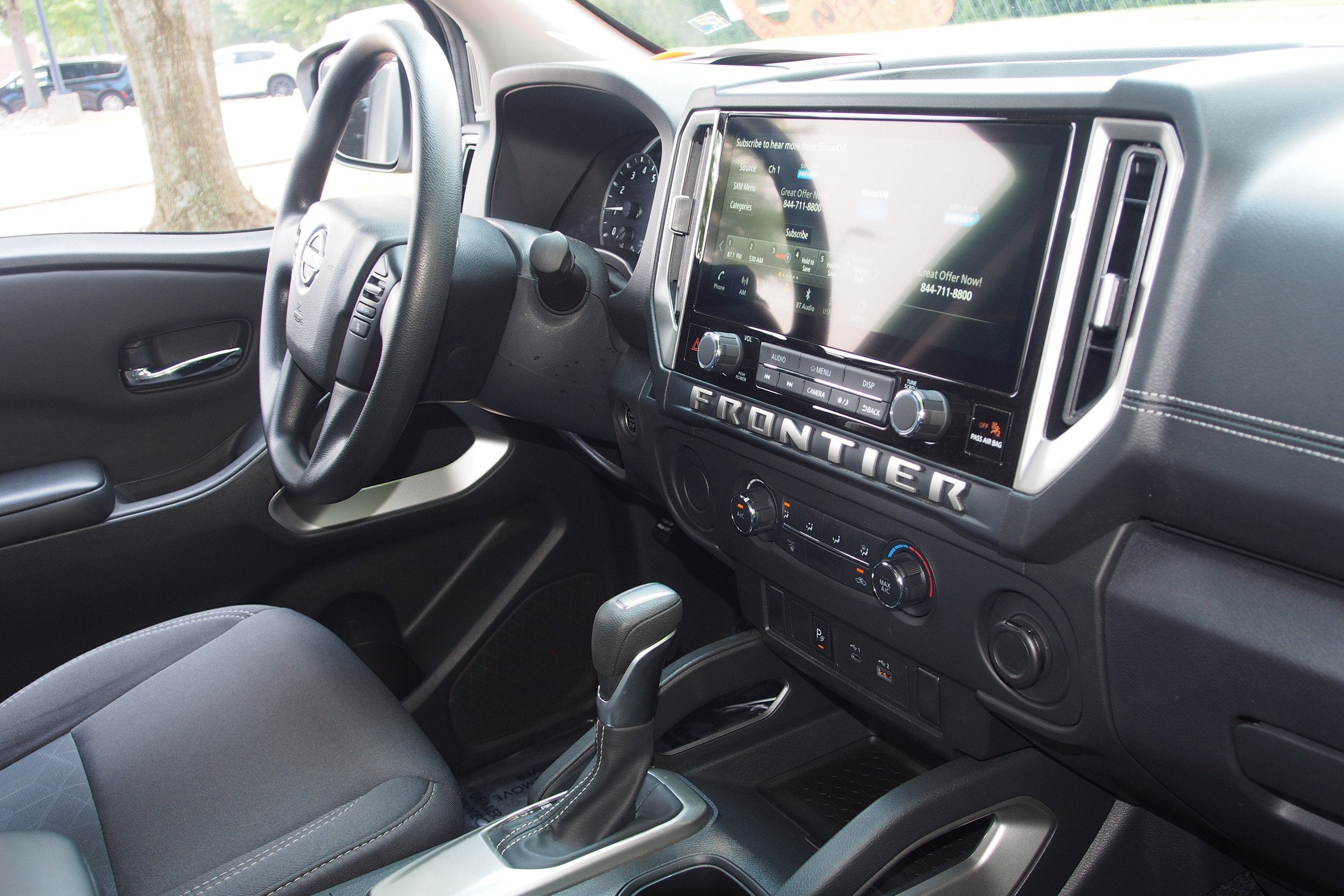 2025 Nissan Frontier SV