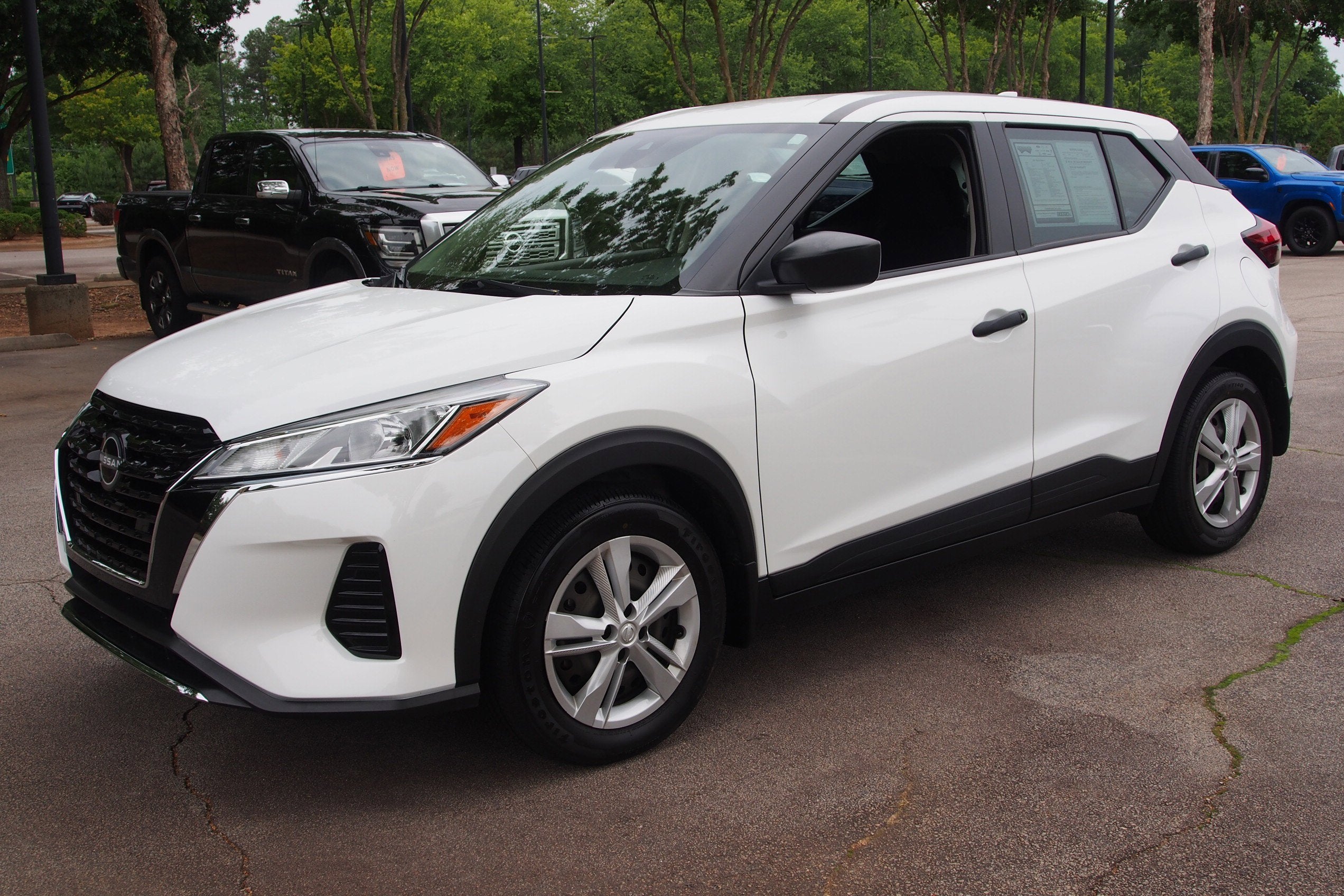 2023 Nissan Kicks S