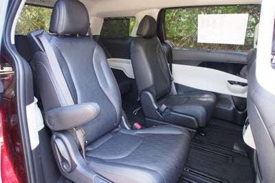 2023 Kia Carnival SX