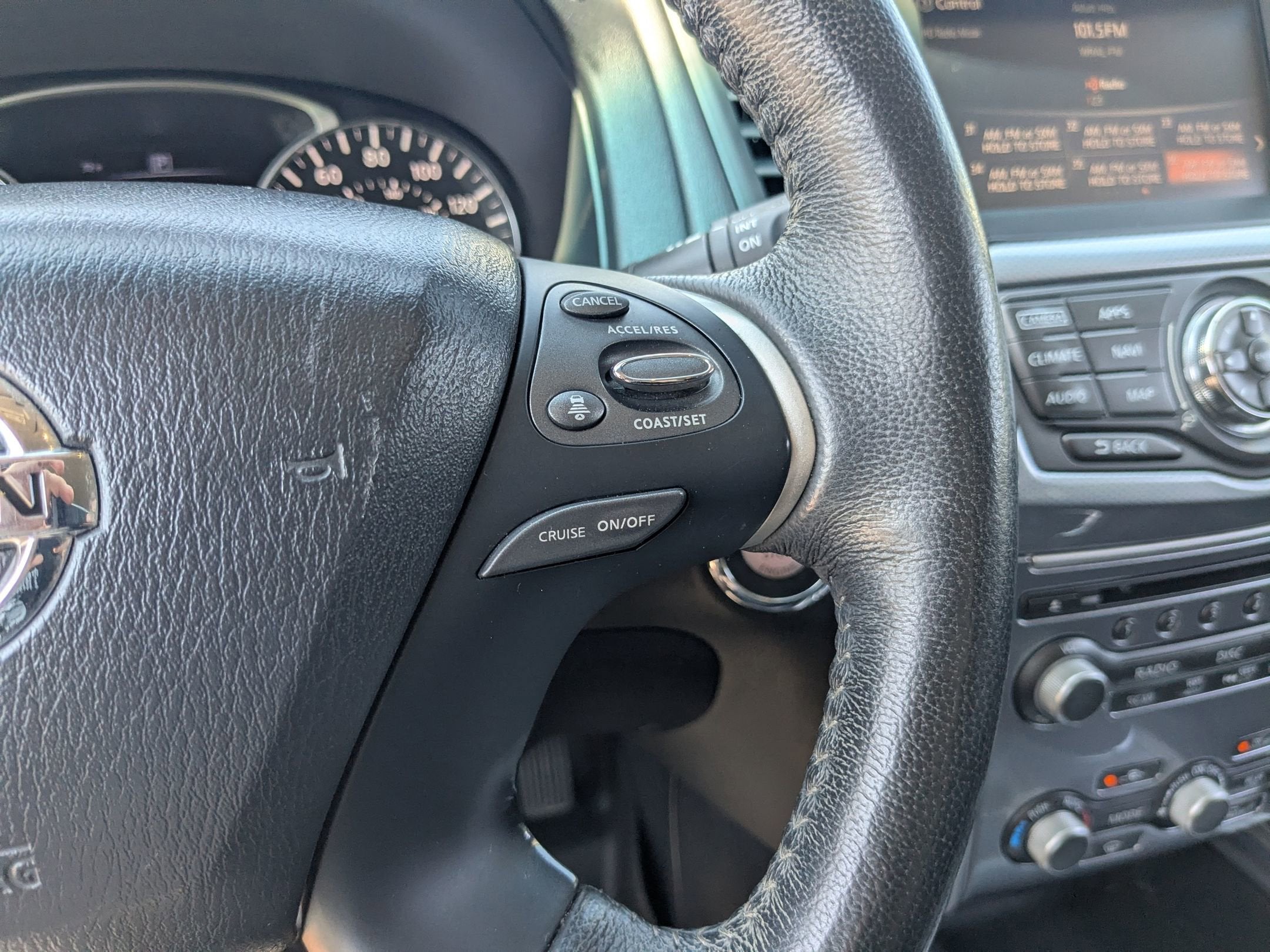 2019 Nissan Pathfinder SL