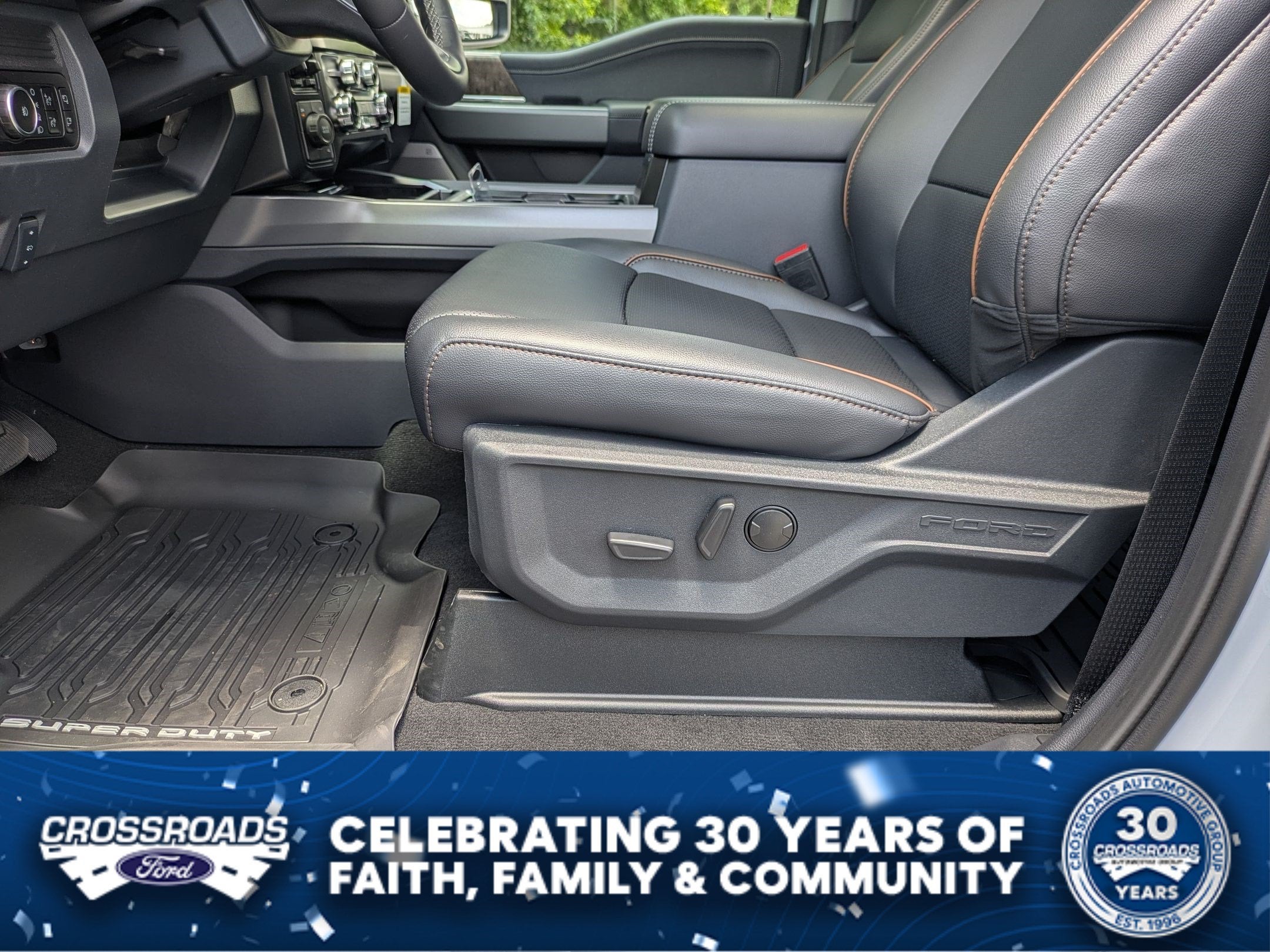 2026 Ford Super Duty F-350 DRW LARIAT