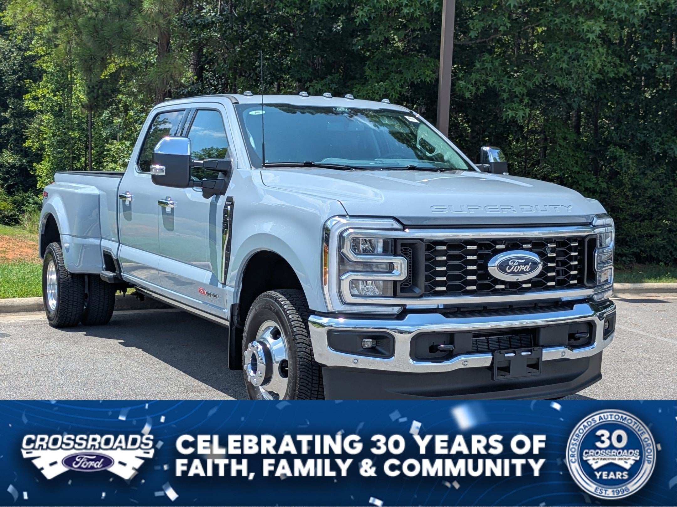 2026 Ford Super Duty F-350 DRW LARIAT