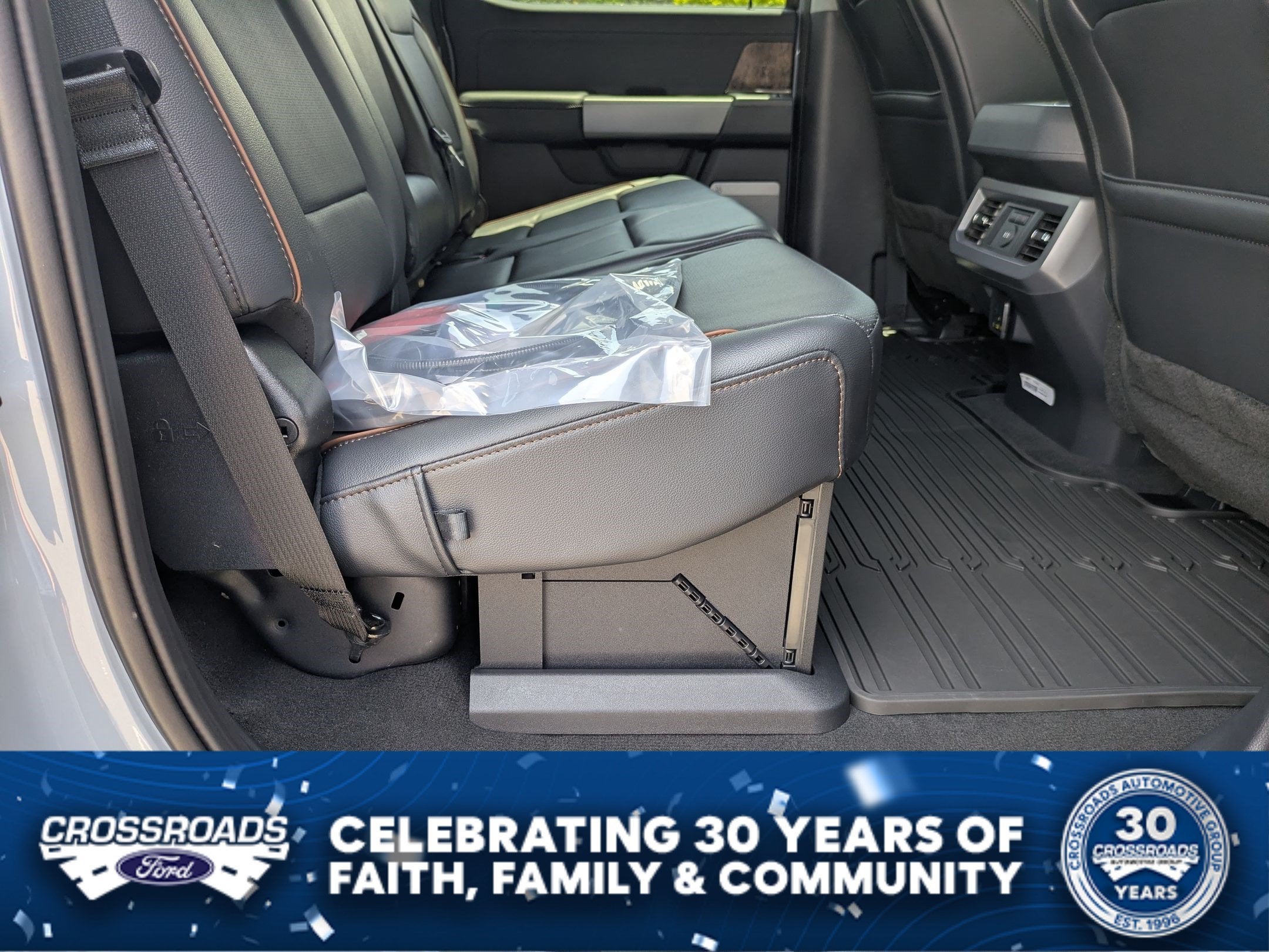2026 Ford Super Duty F-350 DRW LARIAT