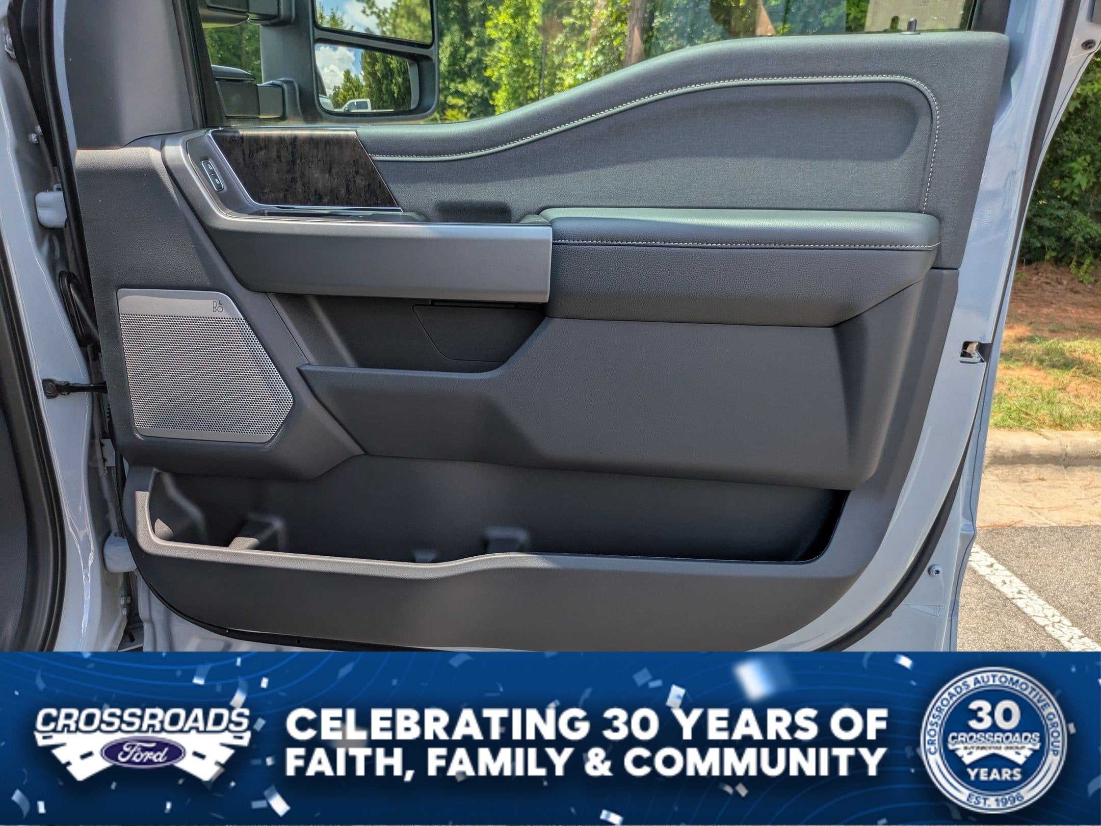2026 Ford Super Duty F-350 DRW LARIAT
