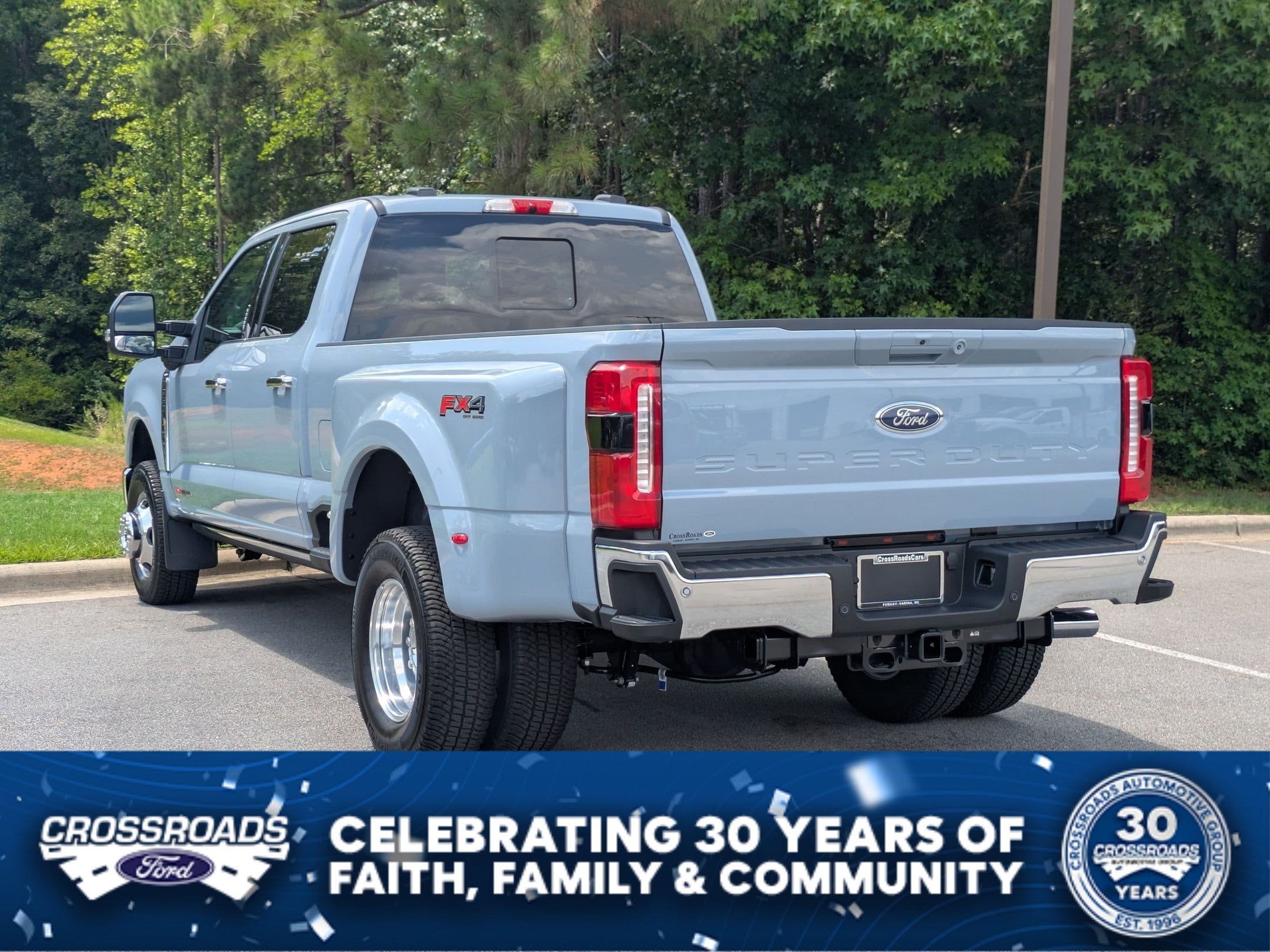 2026 Ford Super Duty F-350 DRW LARIAT