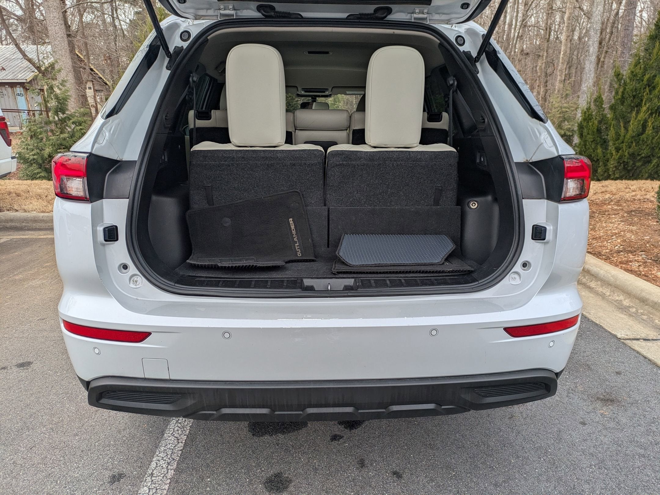 2022 Mitsubishi Outlander ES