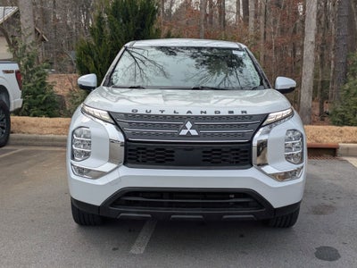 2022 Mitsubishi Outlander ES