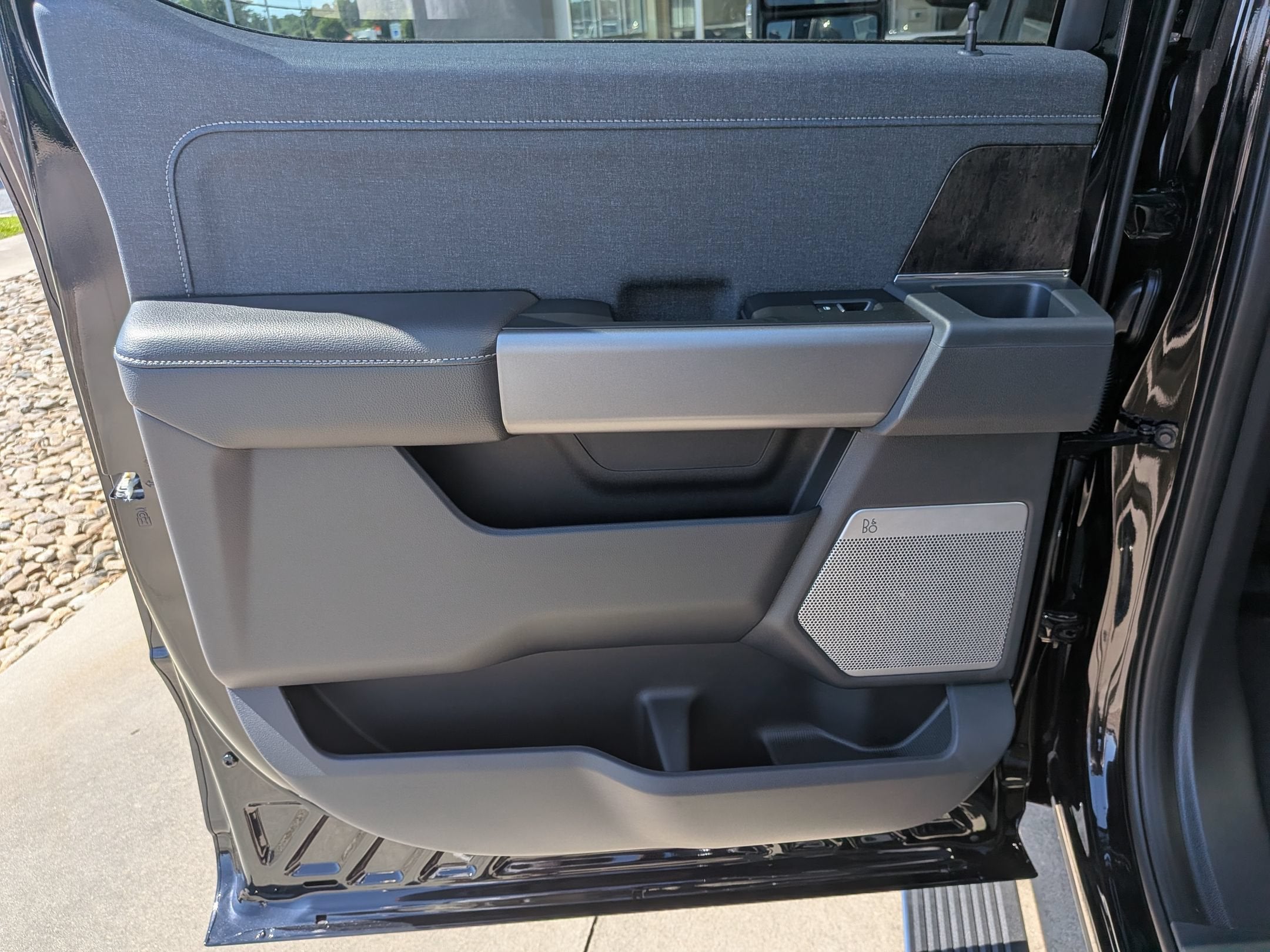 2026 Ford Super Duty F-350 DRW LARIAT