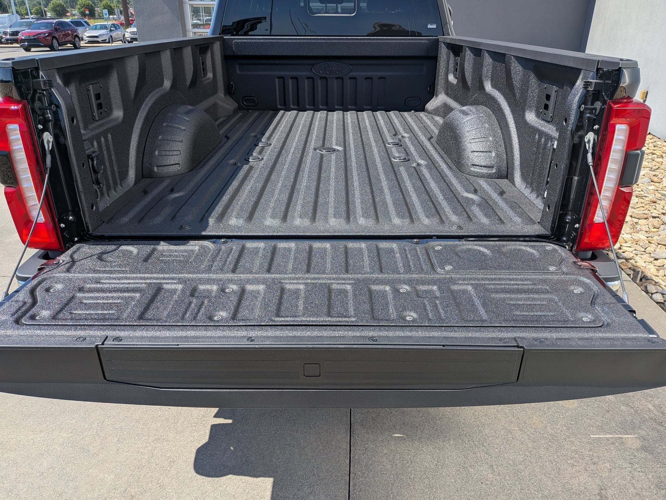2026 Ford Super Duty F-350 DRW LARIAT