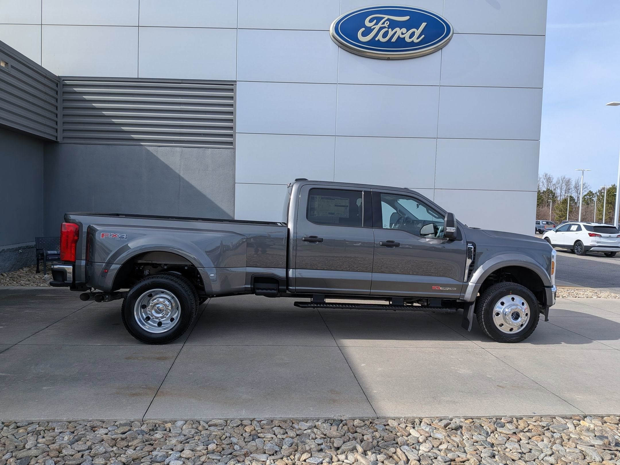 2026 Ford Super Duty F-450 DRW XLT