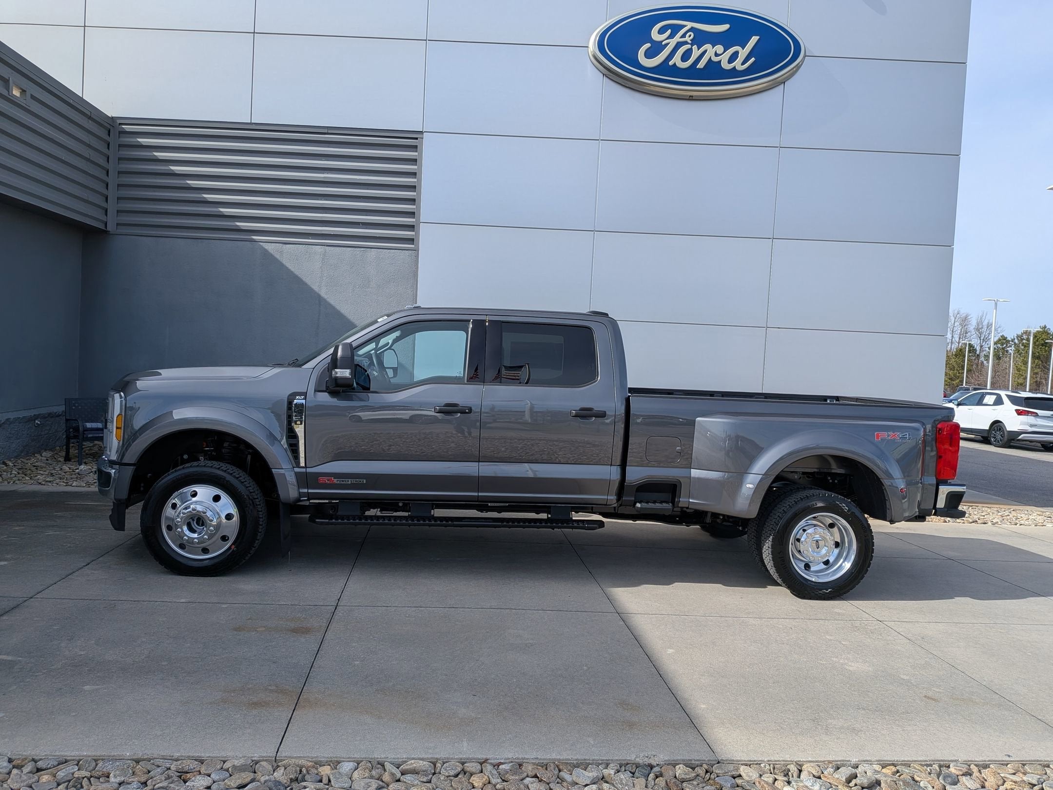 2026 Ford Super Duty F-450 DRW XLT