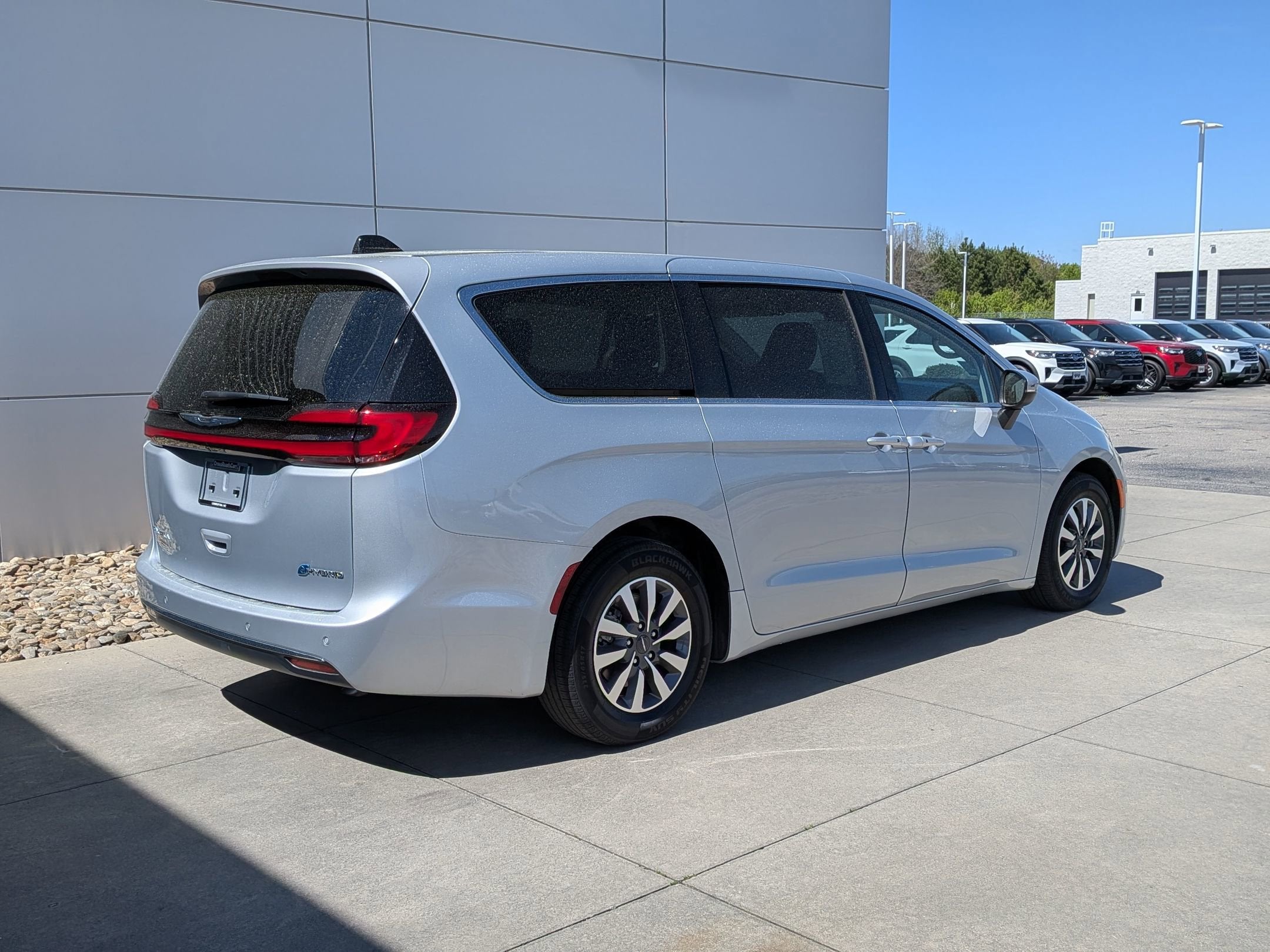 2023 Chrysler Pacifica Hybrid Touring L