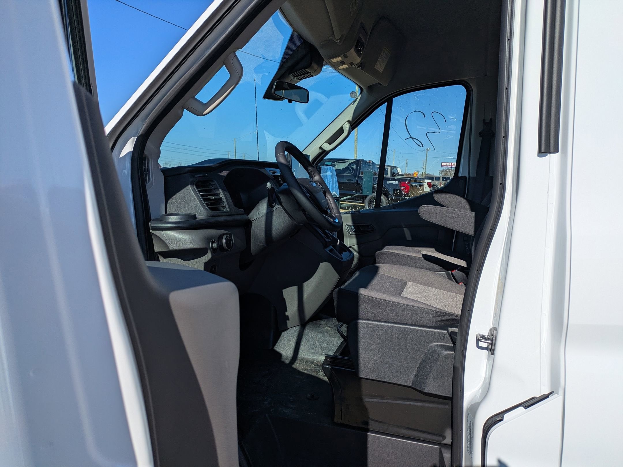 2026 Ford Transit Passenger Wagon XLT