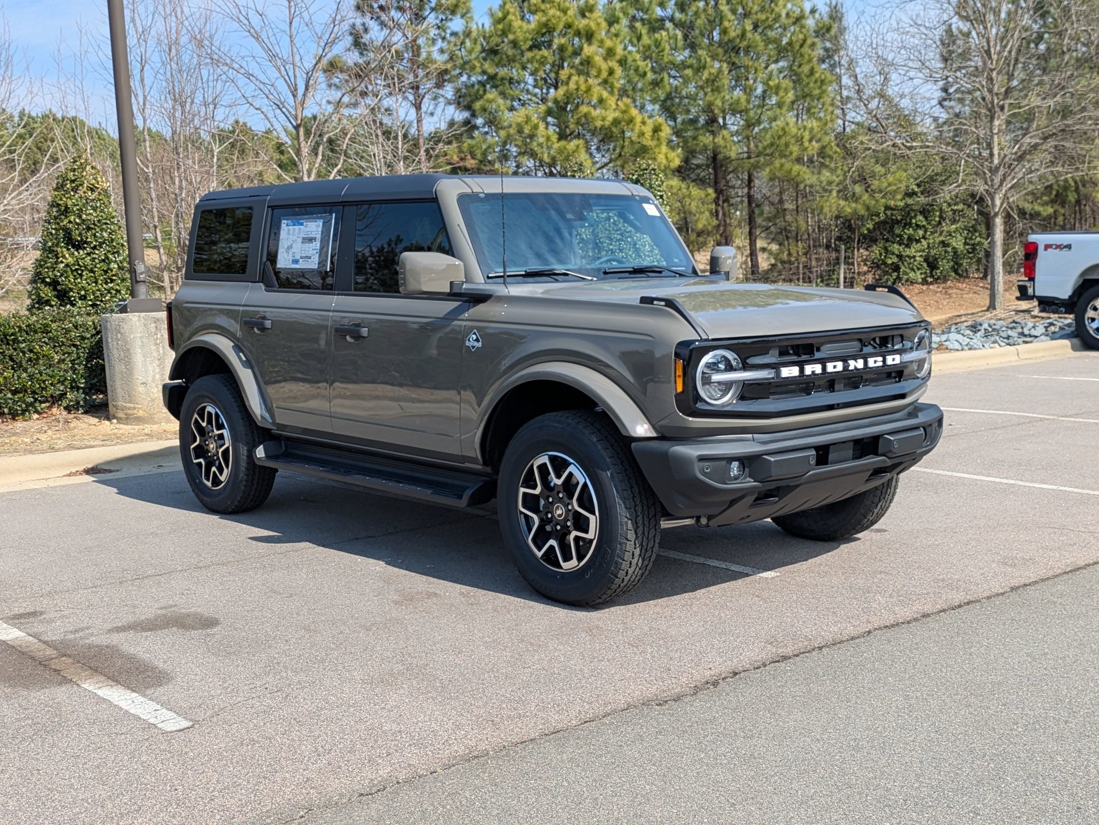 2026 Ford Bronco Outer Banks