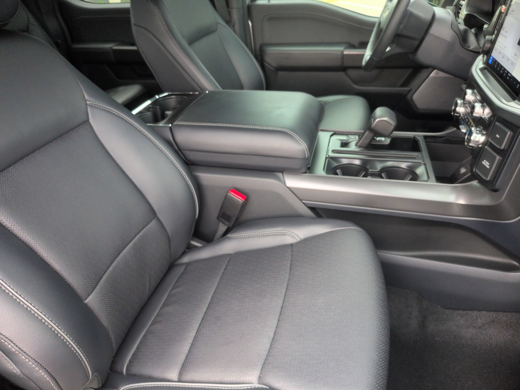 2026 Ford F-150 LARIAT - Crossroads Courtesy Demo