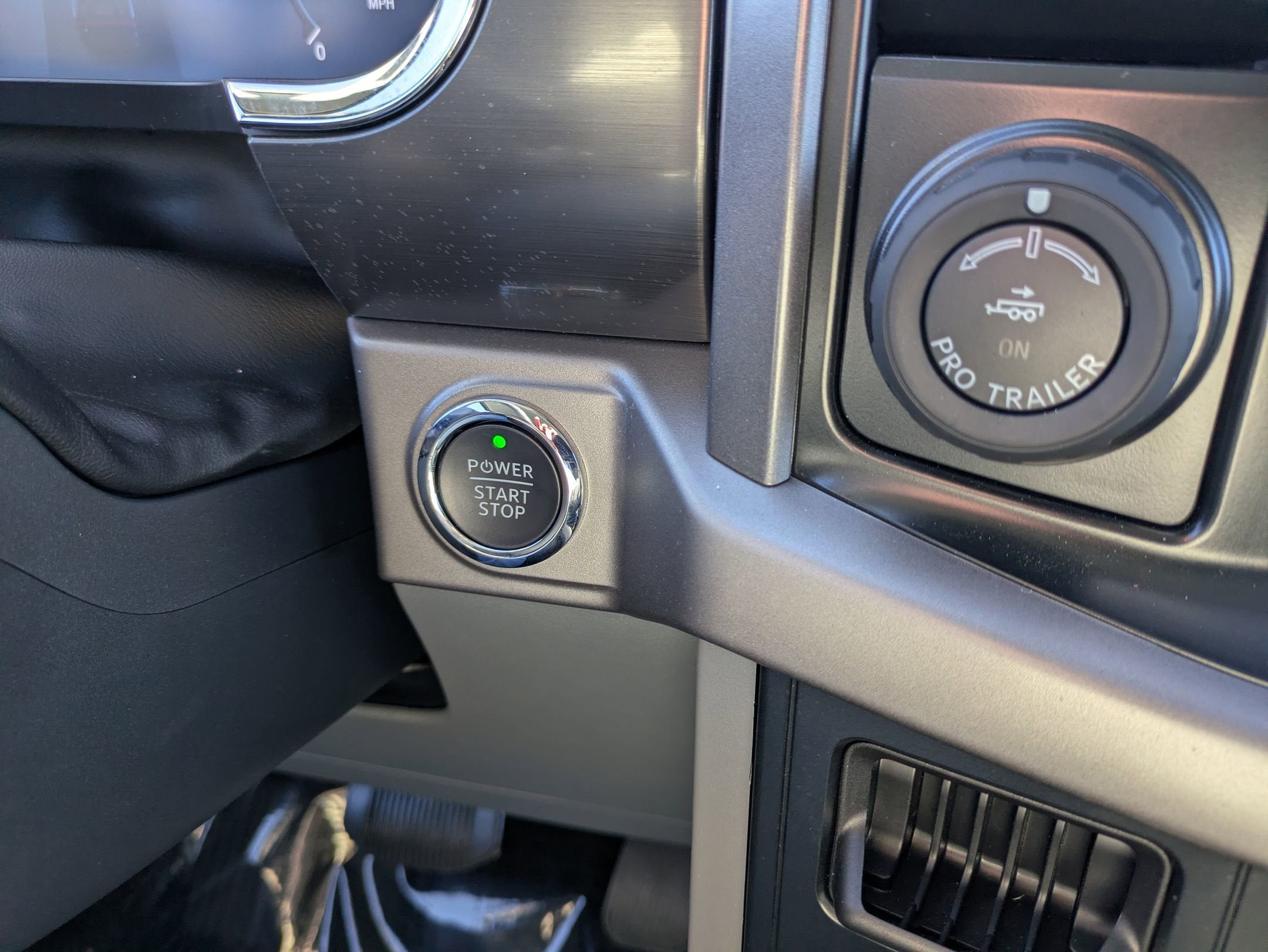 2024 Ford F-150 Lightning XLT