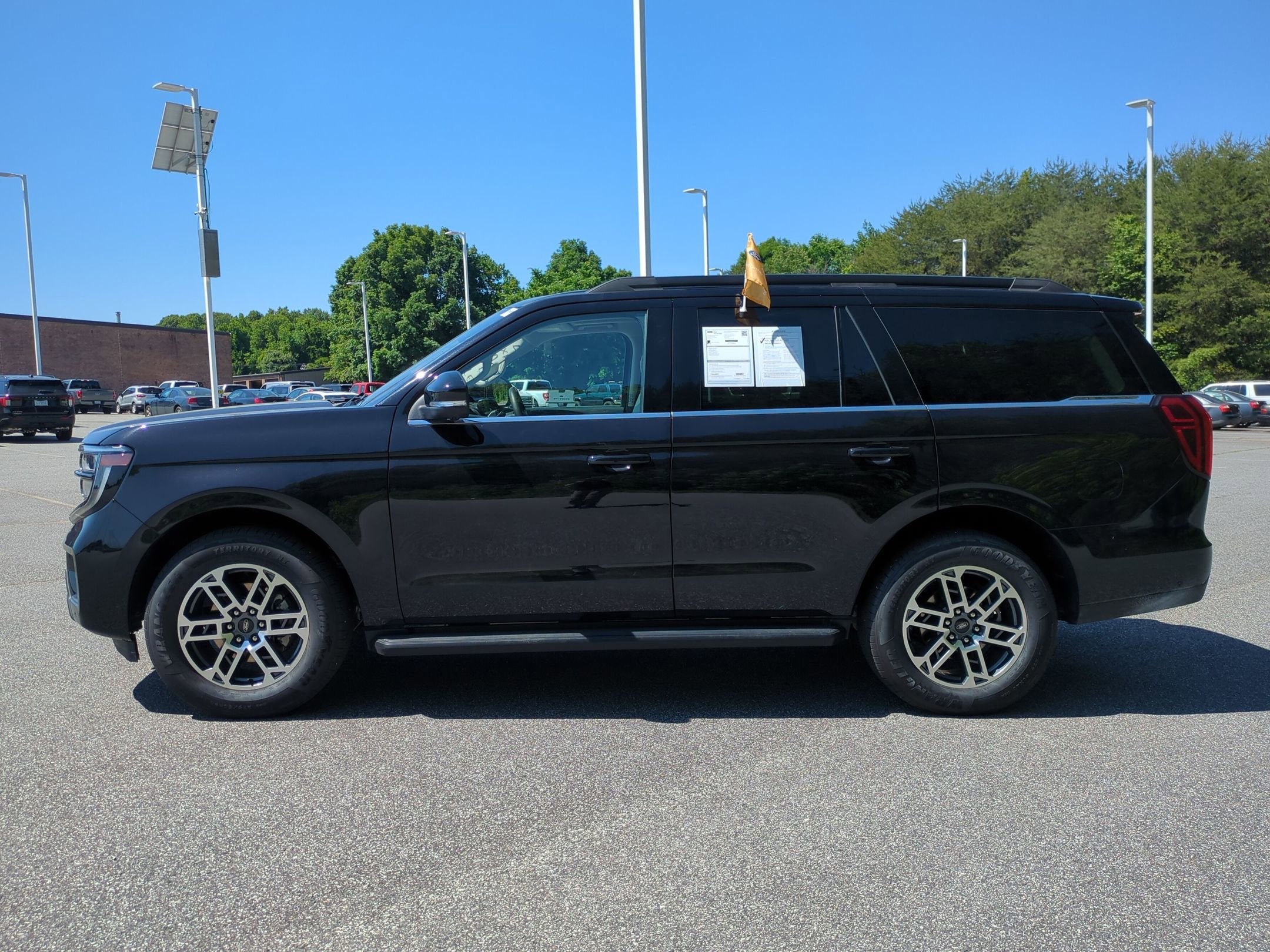 2025 Ford Expedition Active