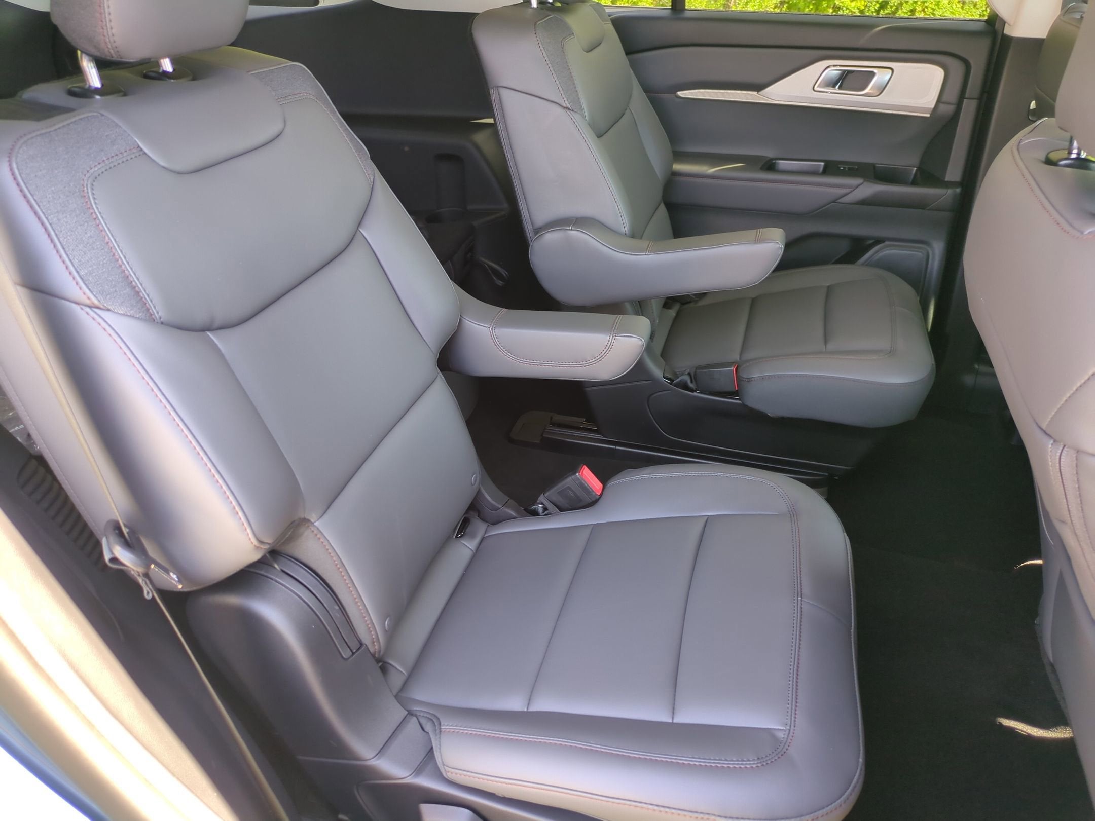 2026 Ford Explorer Active w/100A Pkg