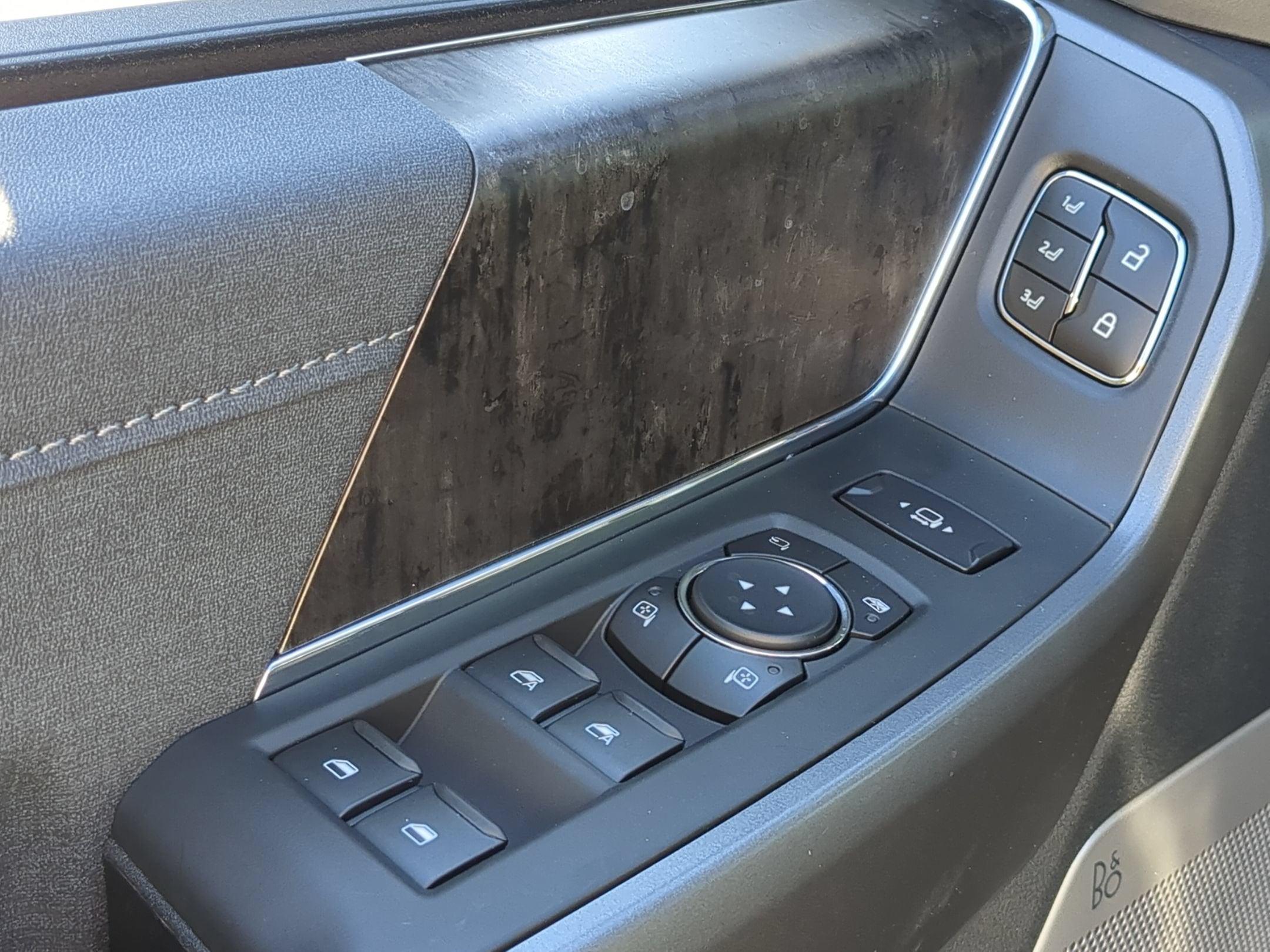 2027 Ford Super Duty F-250 SRW LARIAT