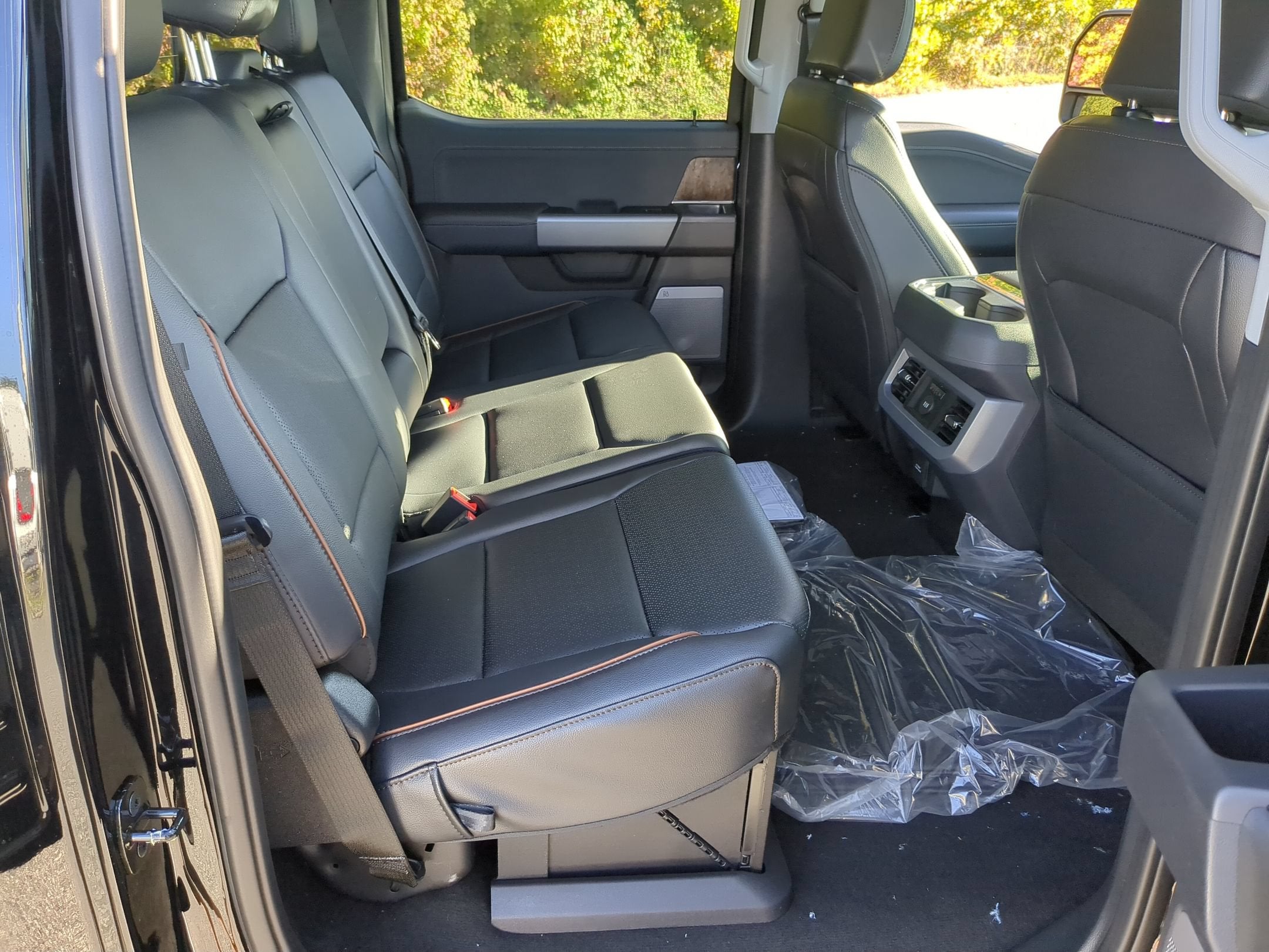 2027 Ford Super Duty F-250 SRW LARIAT