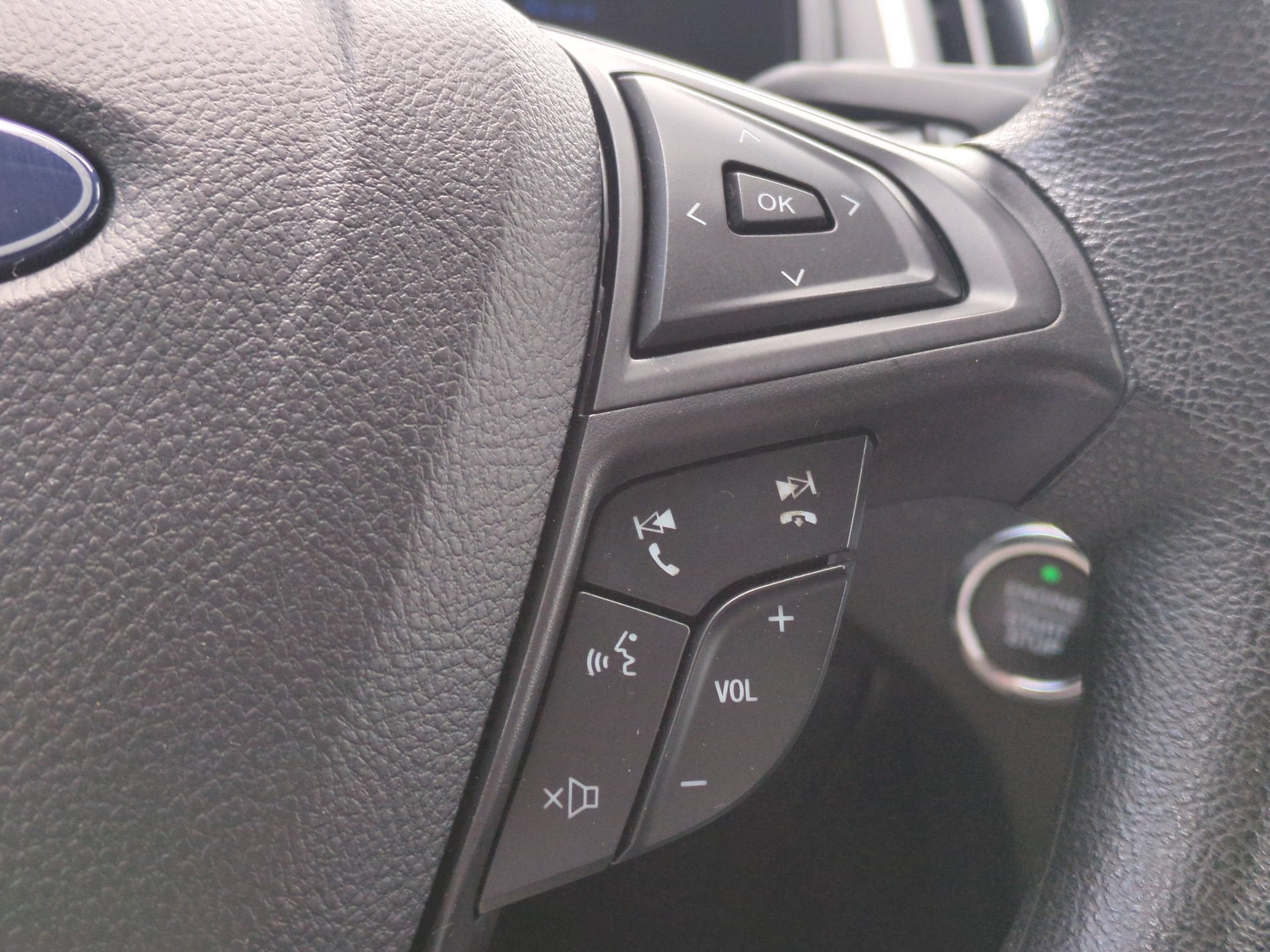 2022 Ford Edge SE