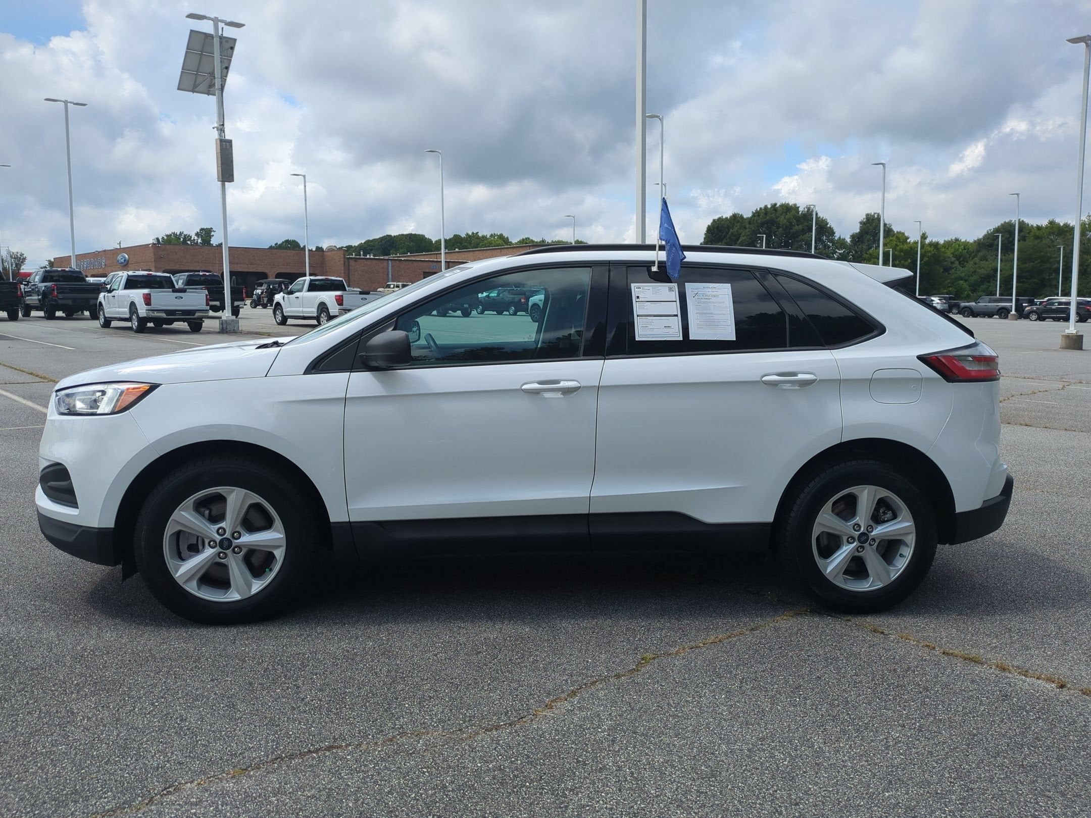 2022 Ford Edge SE