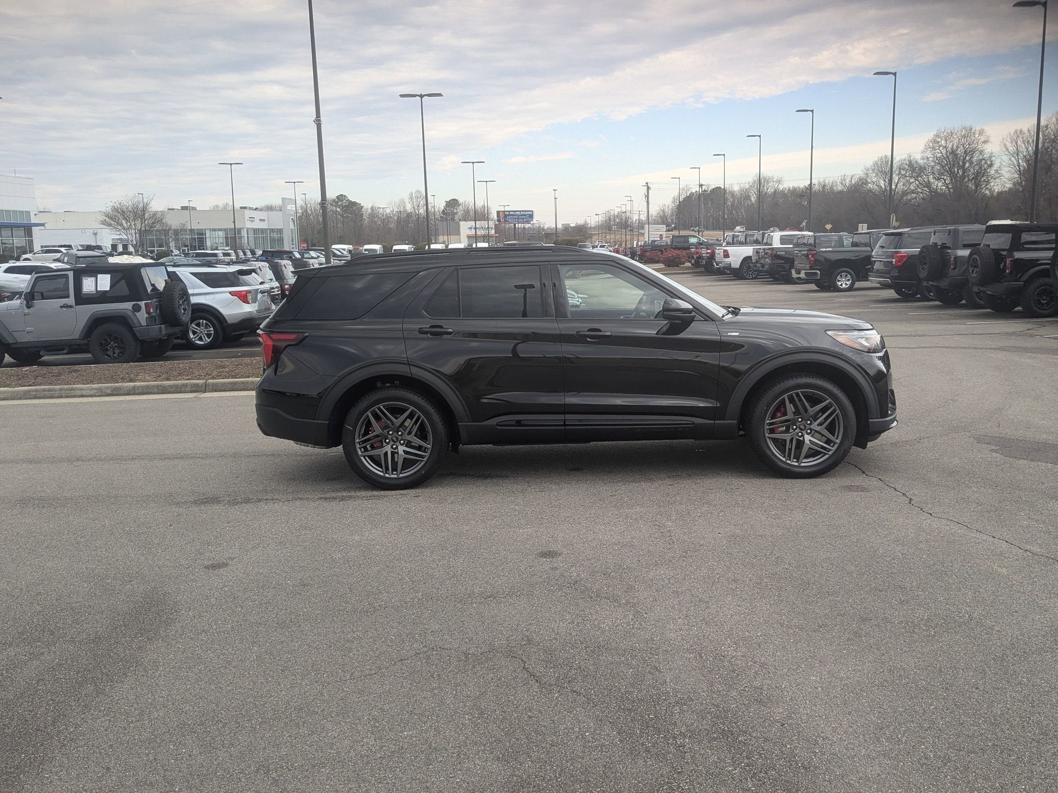 2026 Ford Explorer ST-Line