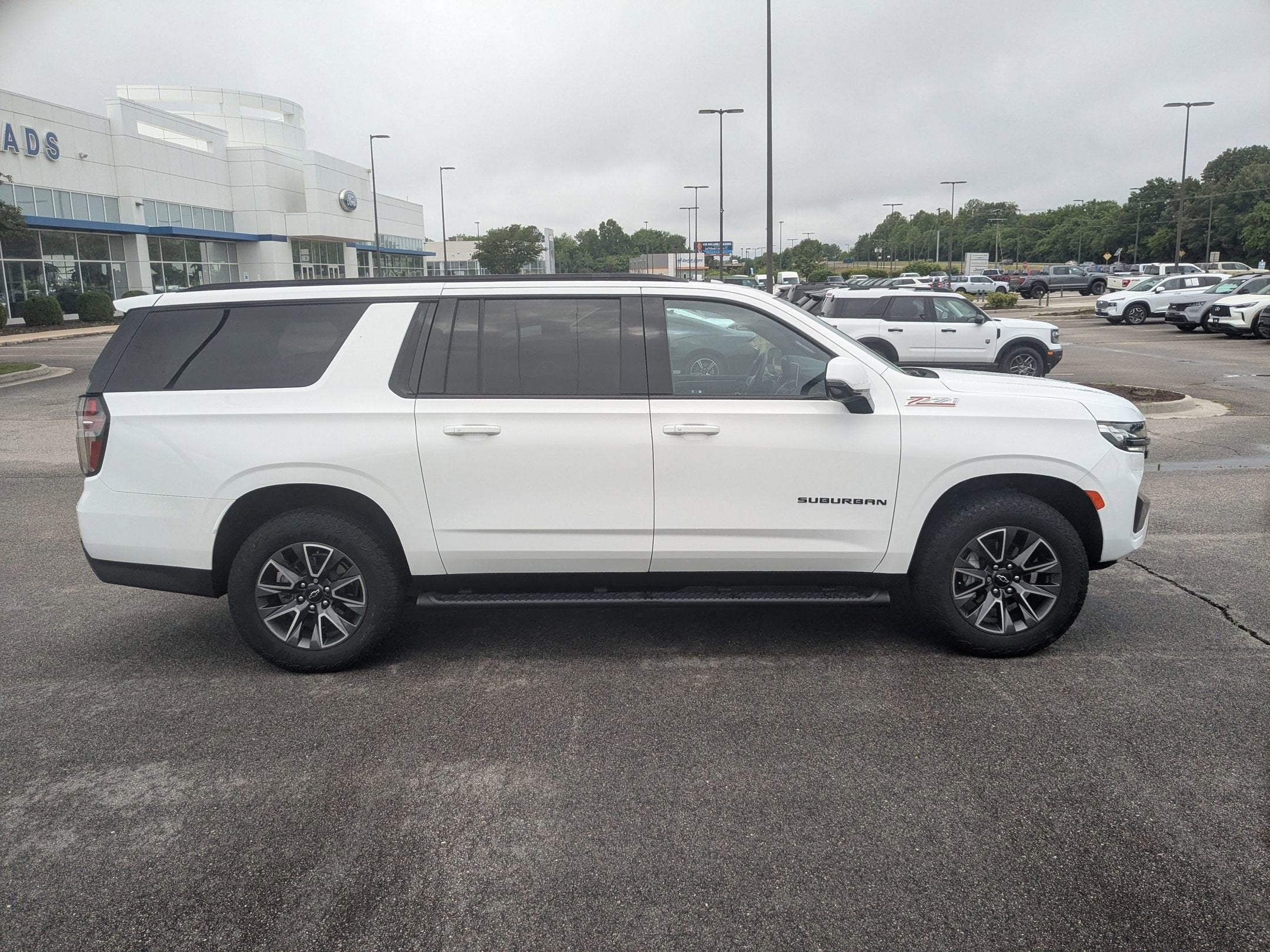 2023 Chevrolet Suburban Z71