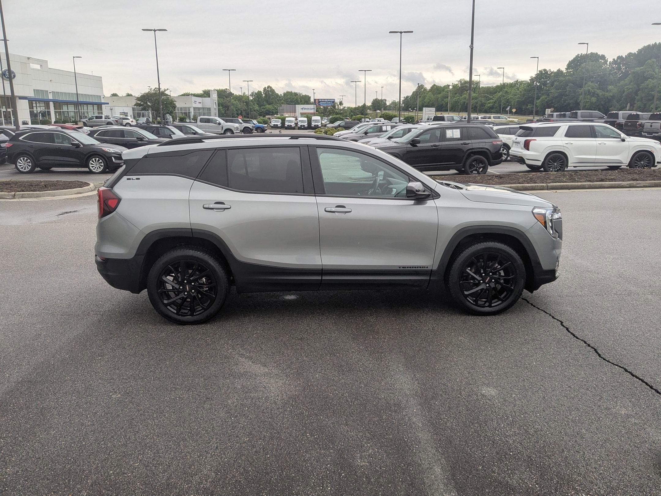 2023 GMC Terrain SLE