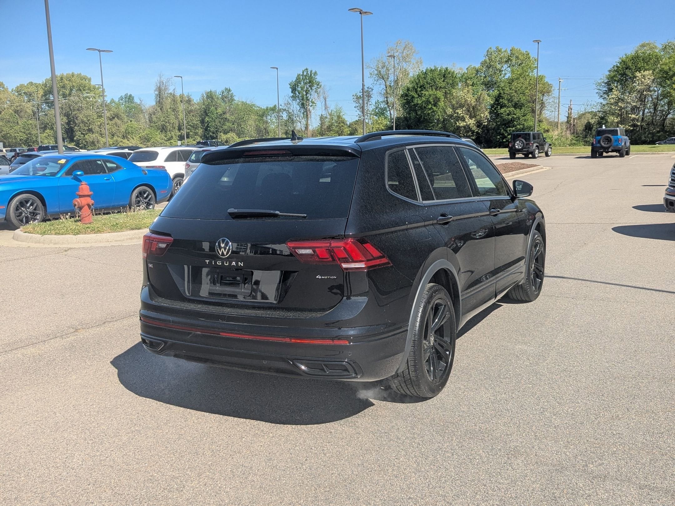 2023 Volkswagen Tiguan SE R-Line Black