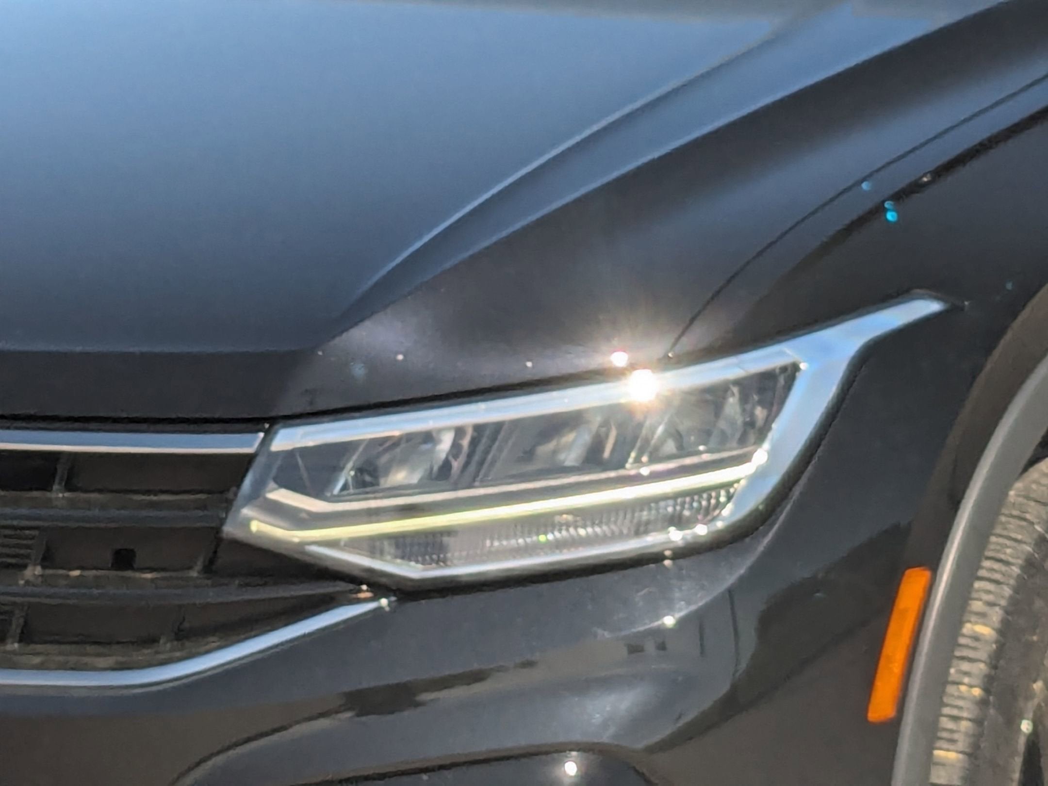 2023 Volkswagen Tiguan SE R-Line Black