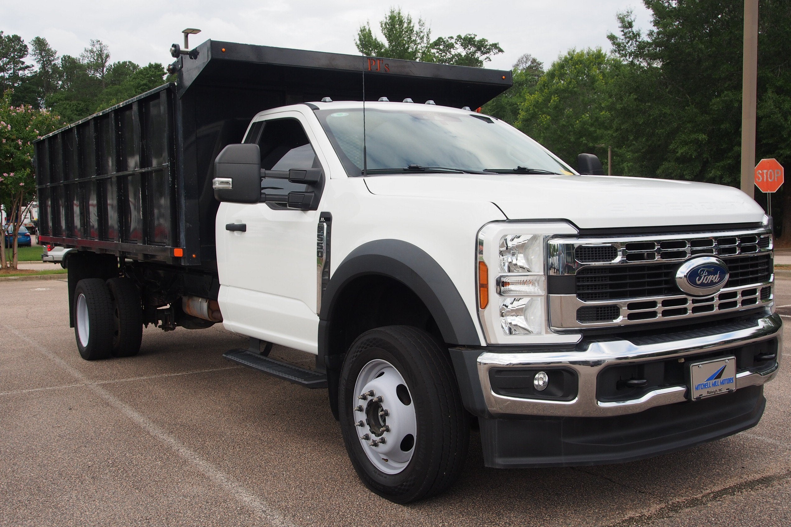 2025 Ford Super Duty F-550 DRW XL