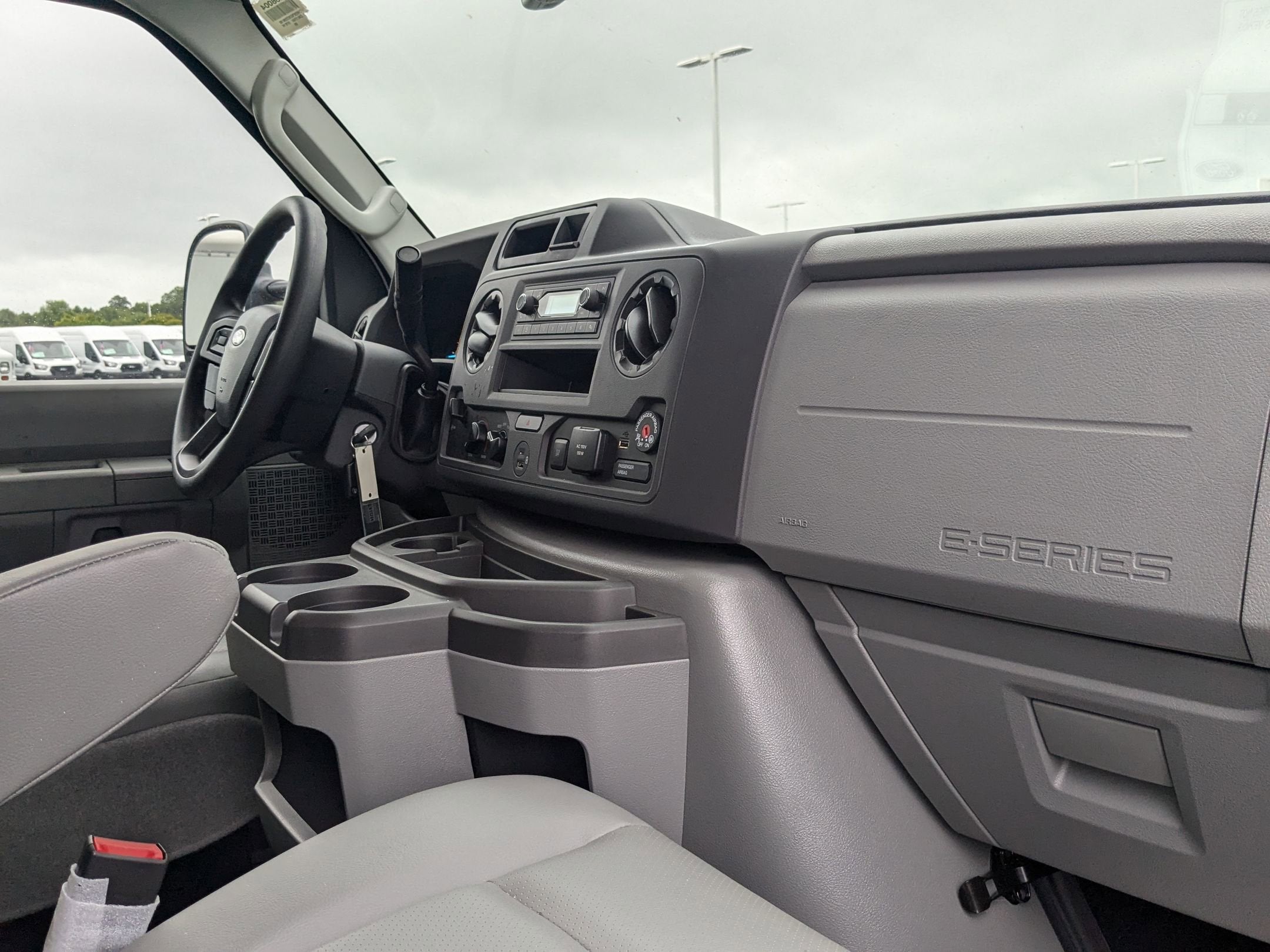 2025 Ford E-Series Cutaway Base