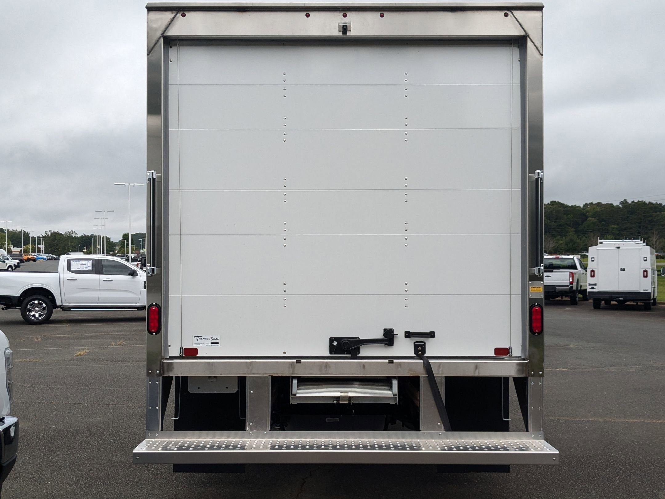 2025 Ford E-Series Cutaway Base