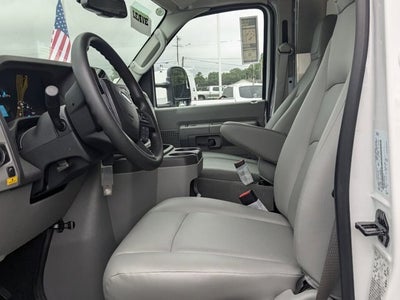 2025 Ford E-Series Cutaway Base