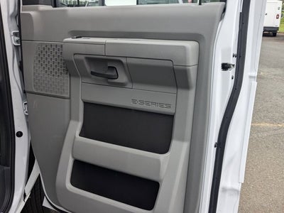 2025 Ford E-Series Cutaway Base