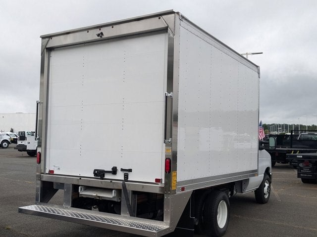 2025 Ford E-Series Cutaway Base