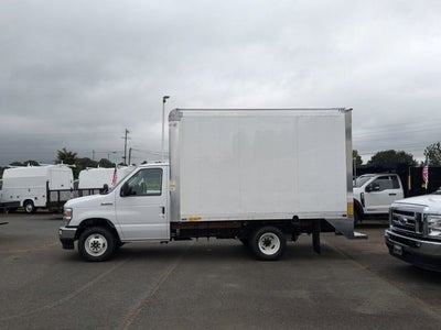 2025 Ford E-Series Cutaway Base